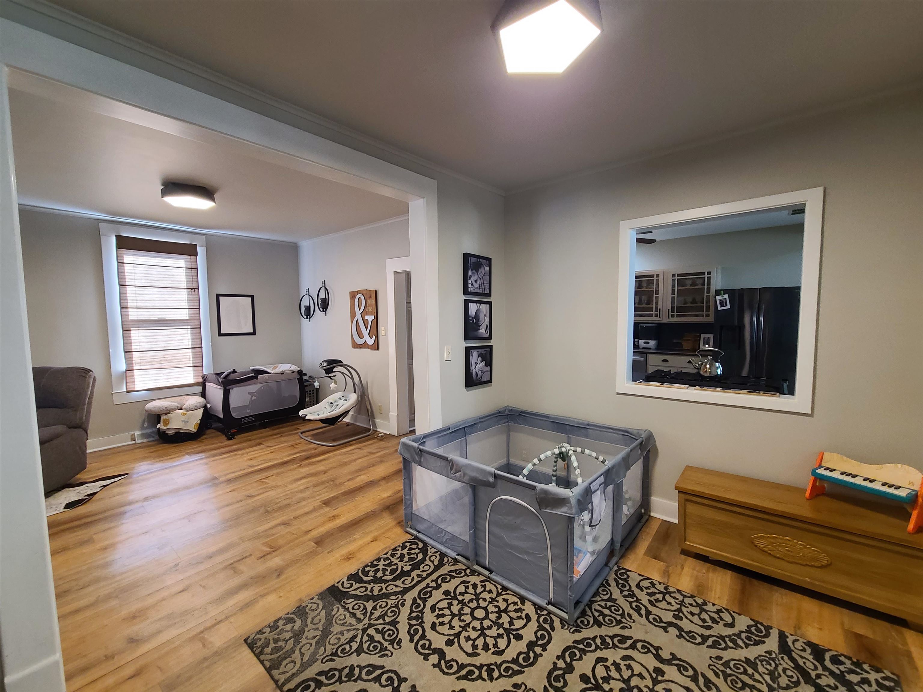 423 W State St. Property Photo 18