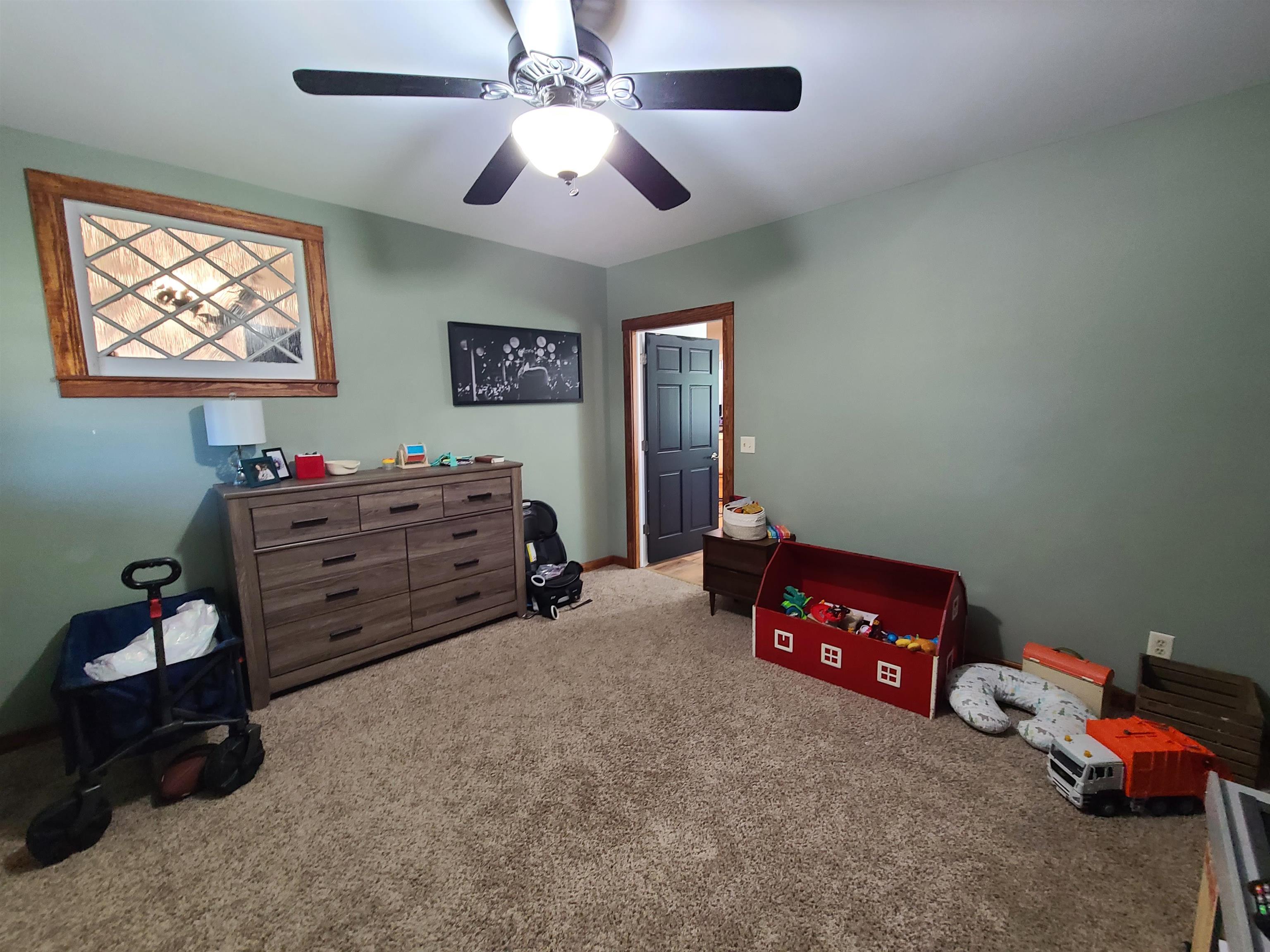 423 W State St. Property Photo 20