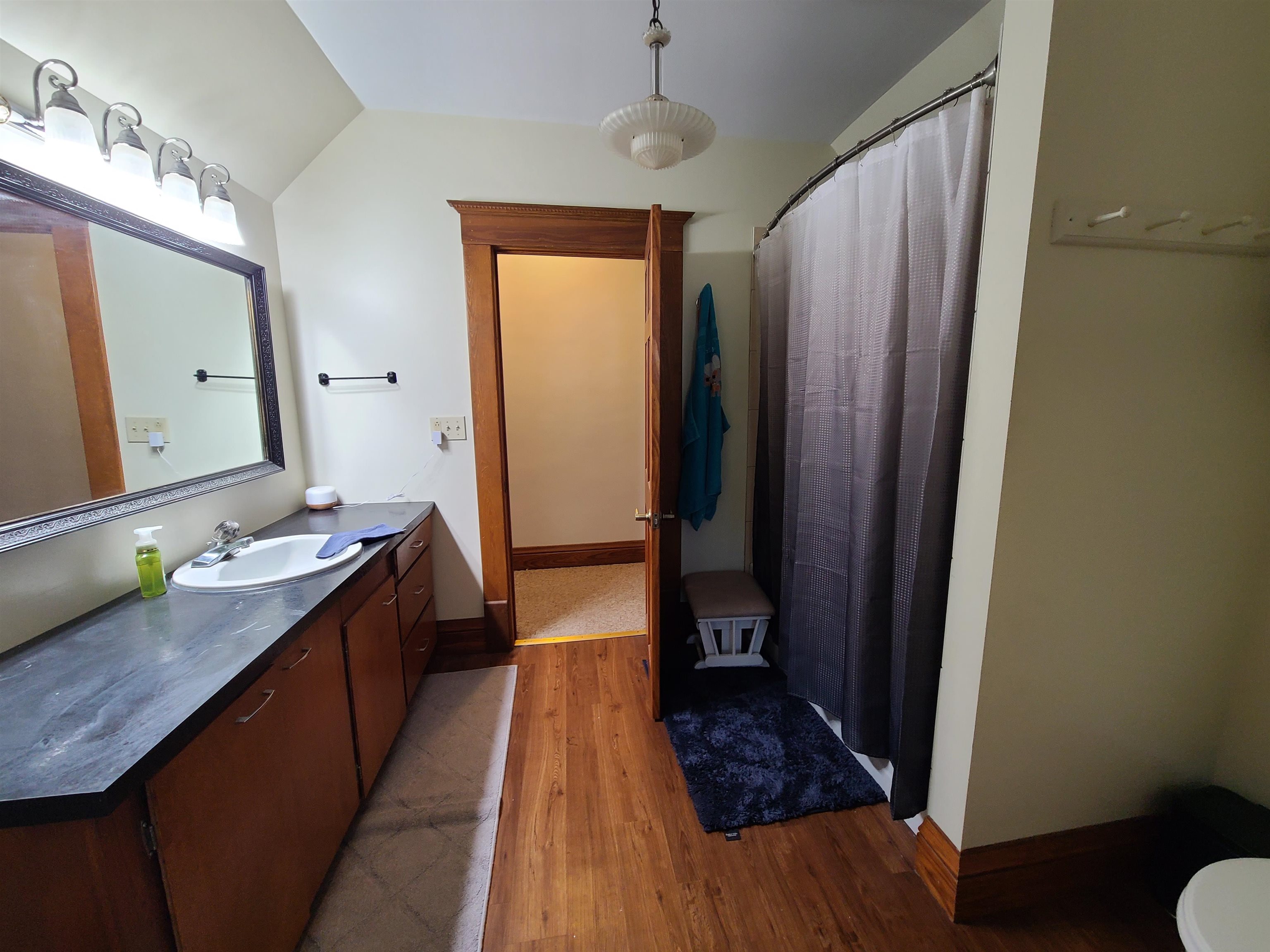 423 W State St. Property Photo 32