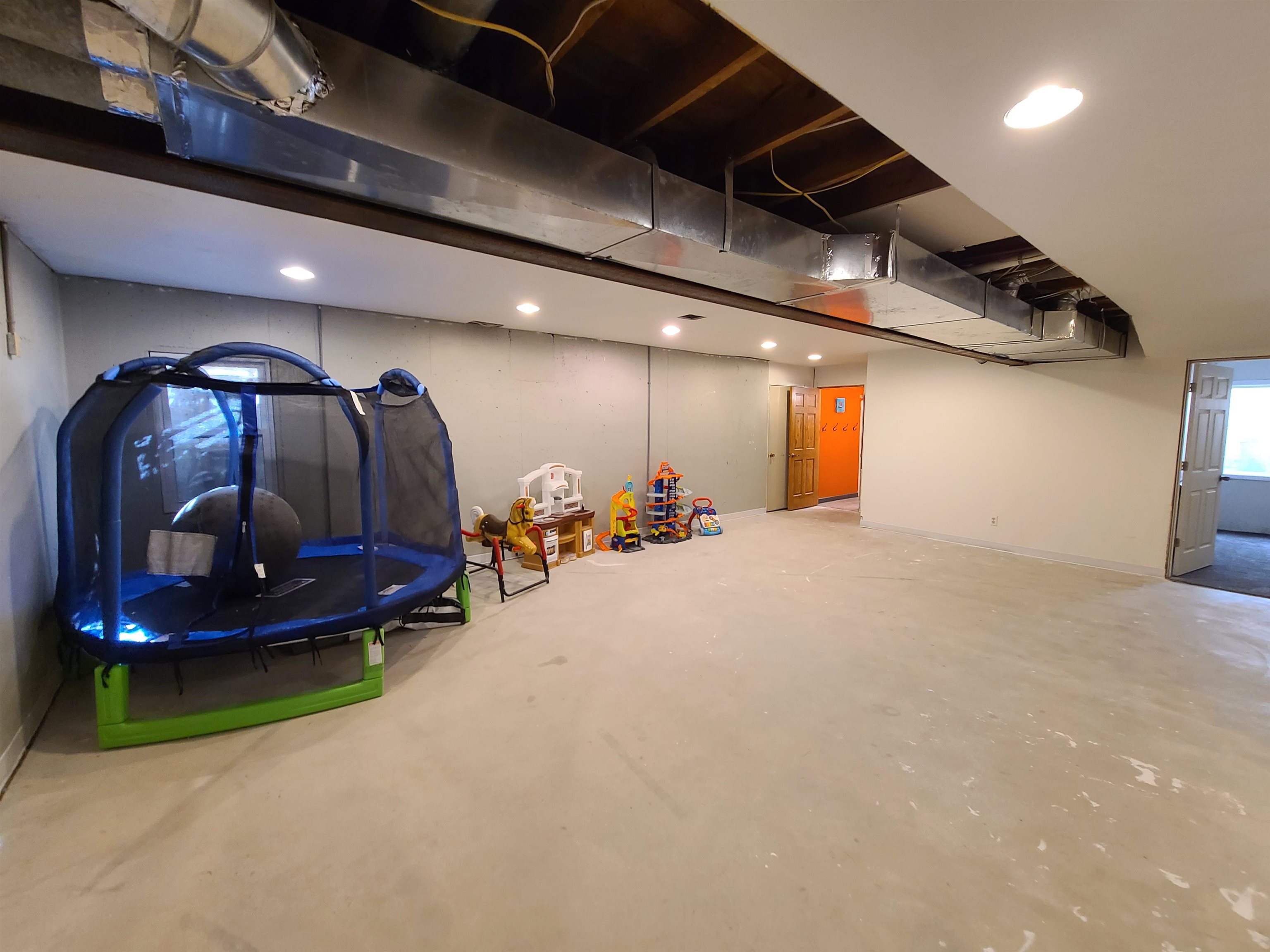 423 W State St. Property Photo 33