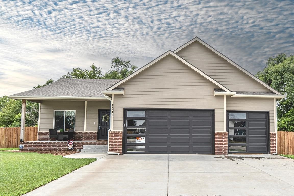 1213 Sontag Dr Property Photo 1