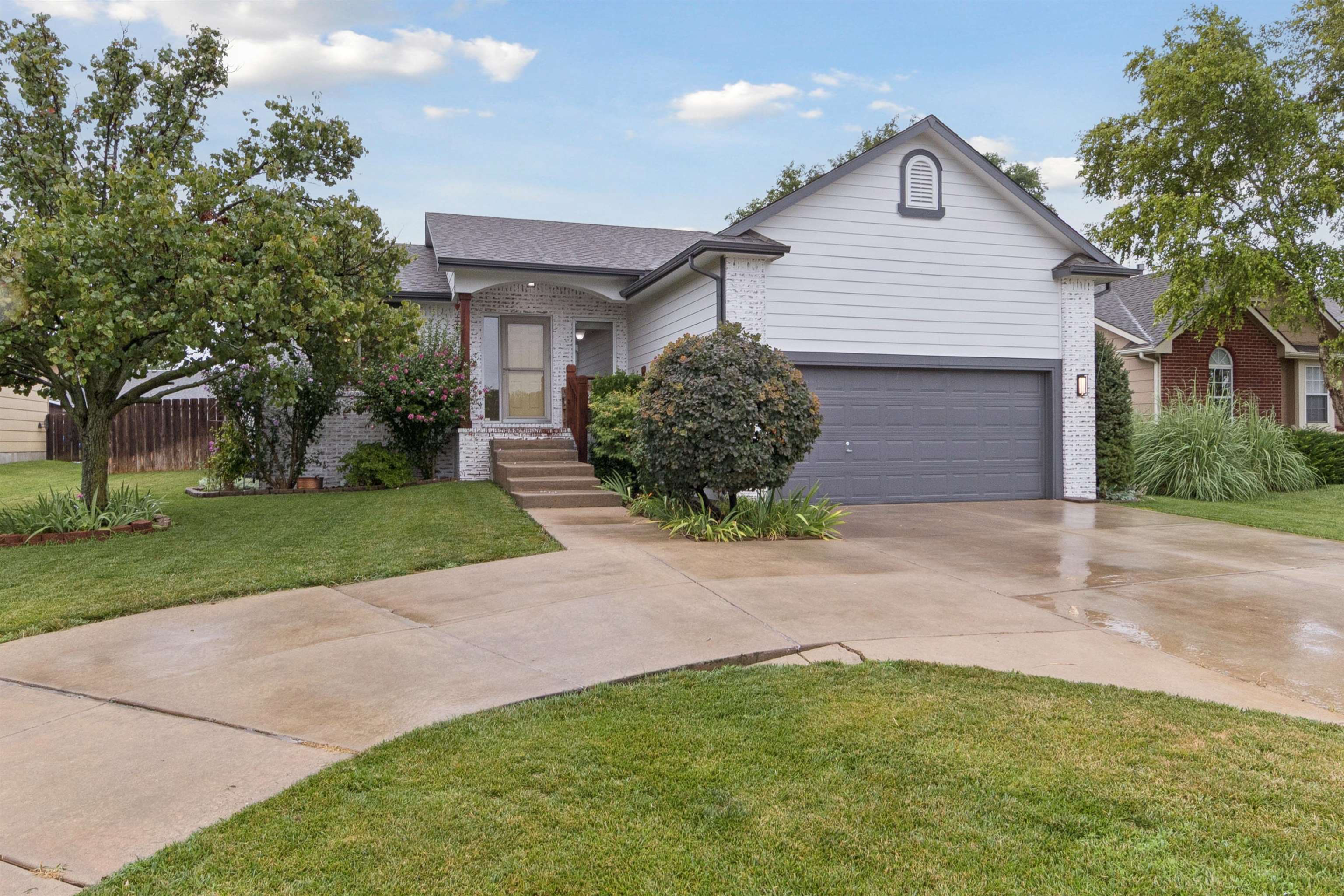 537 Woodstone Pl Property Photo 1