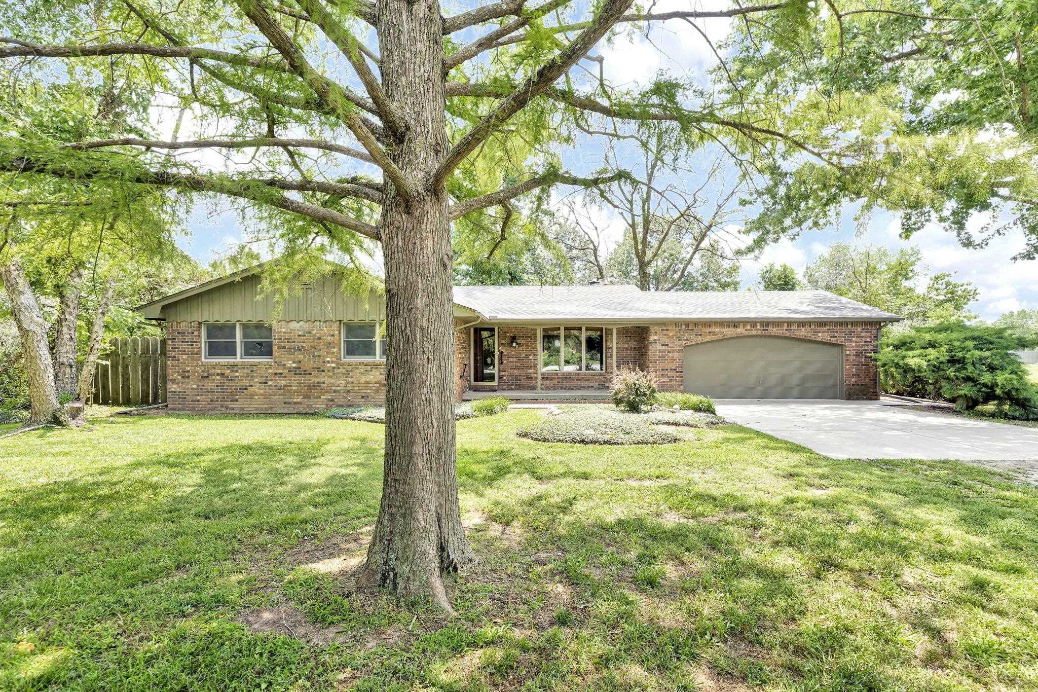 10519 Cora St Property Photo 1