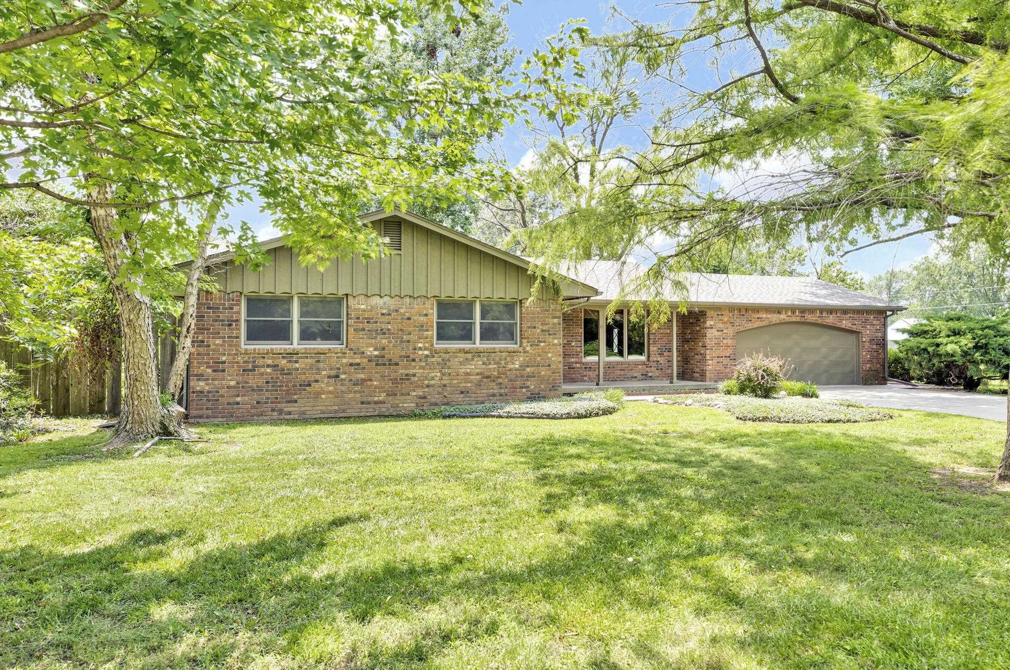 10519 Cora St Property Photo 2
