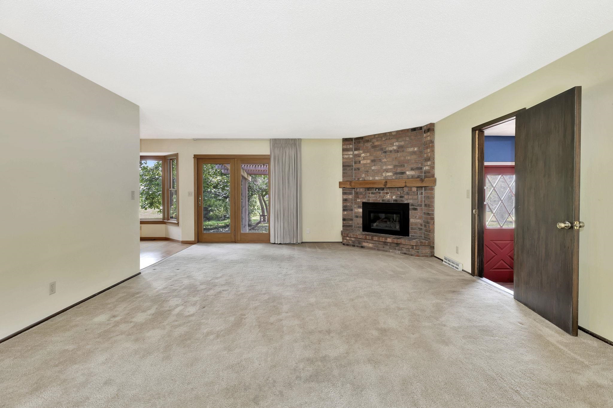 10519 Cora St Property Photo 5