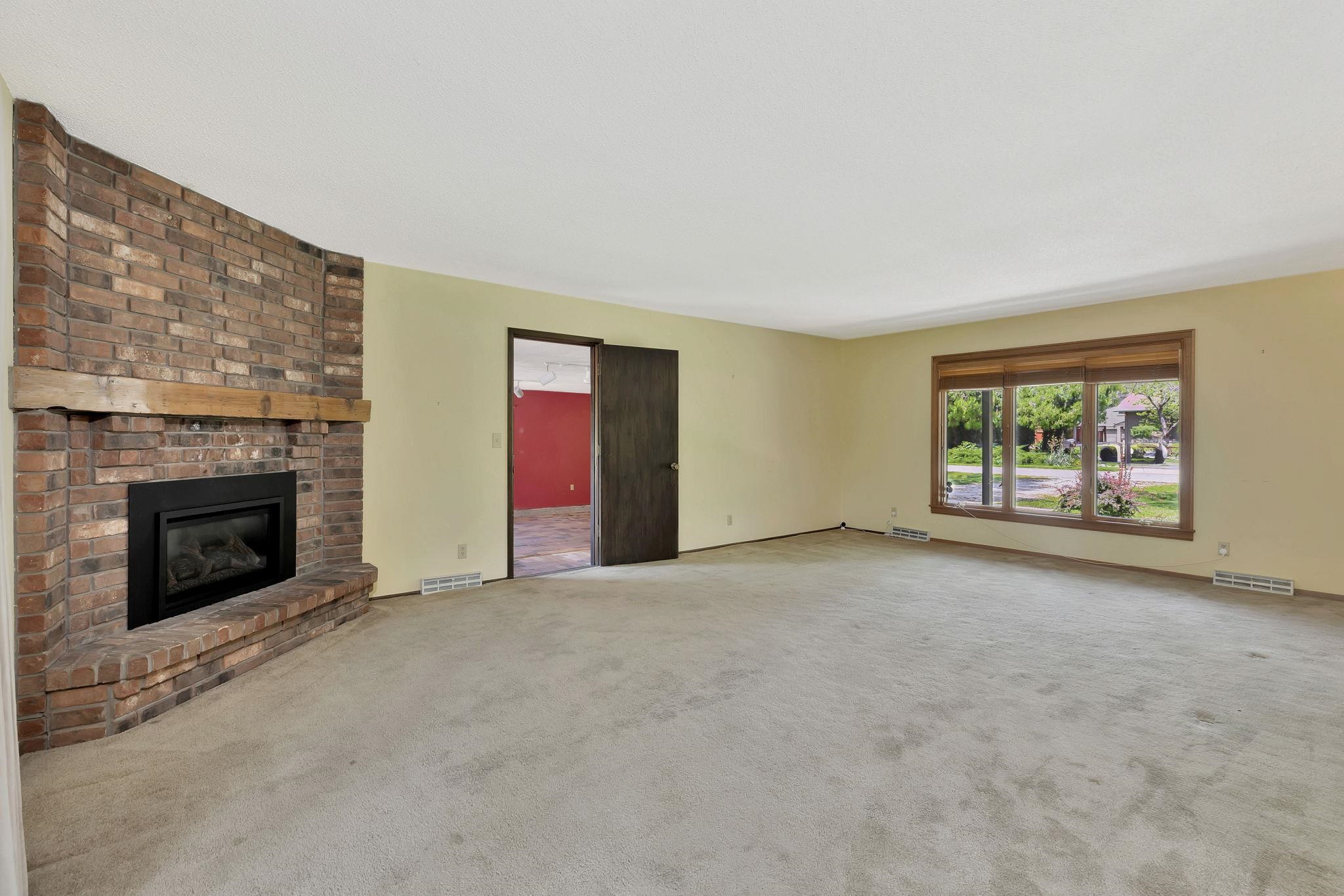 10519 Cora St Property Photo 7