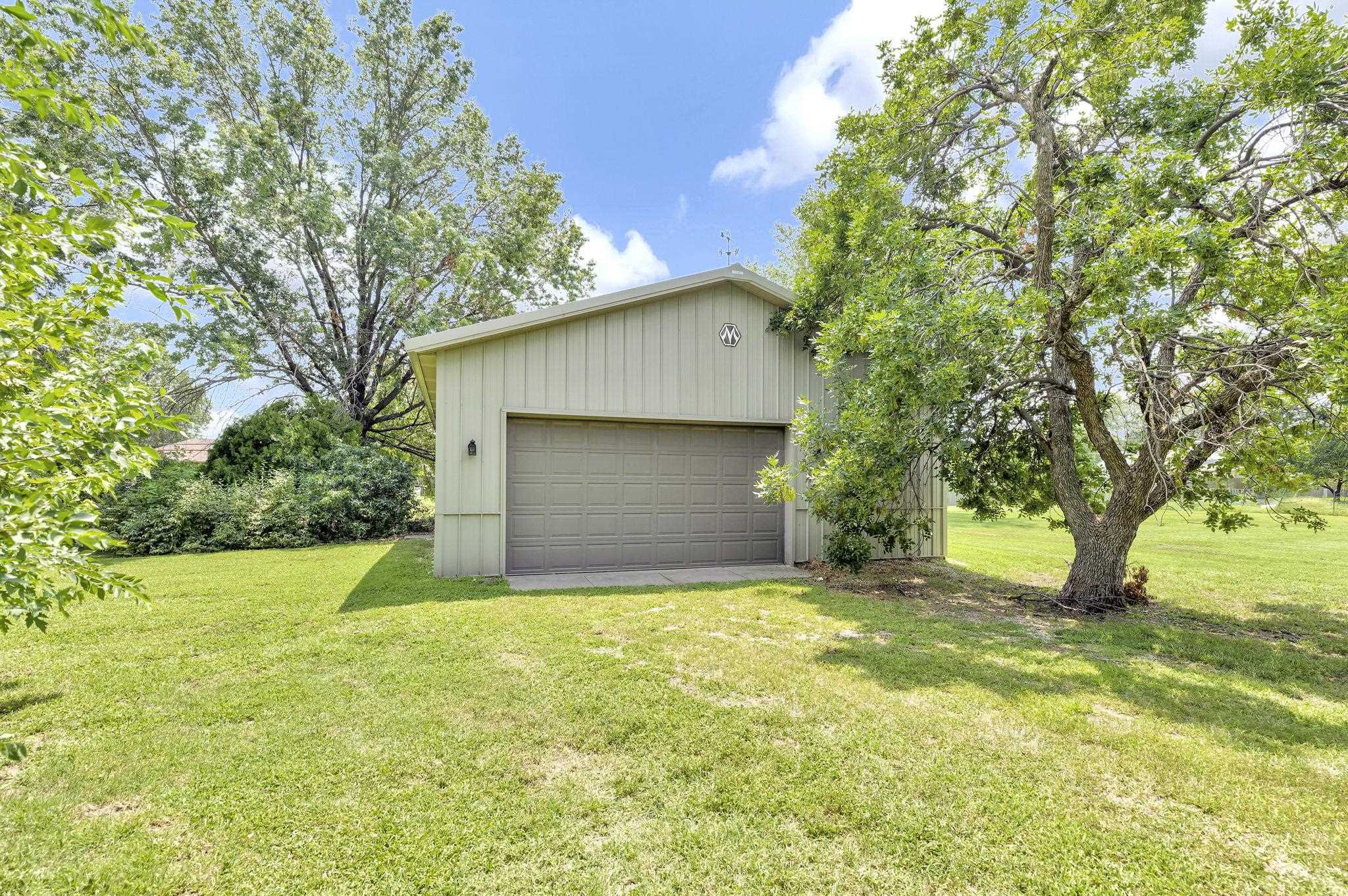 10519 Cora St Property Photo 26