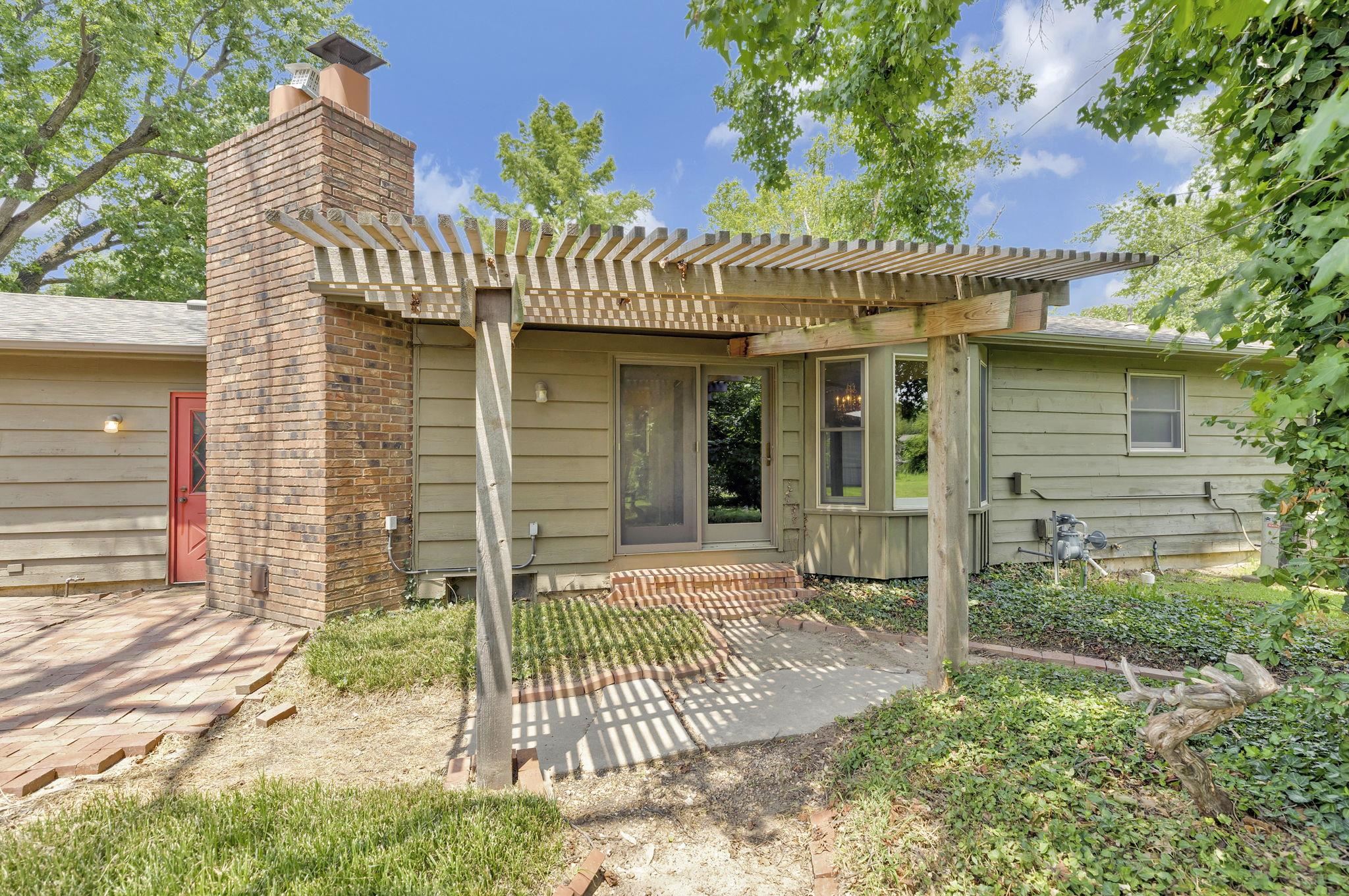 10519 Cora St Property Photo 29