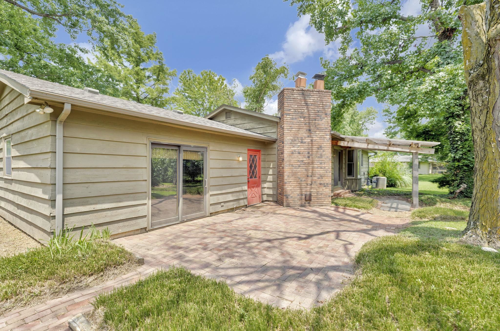 10519 Cora St Property Photo 31