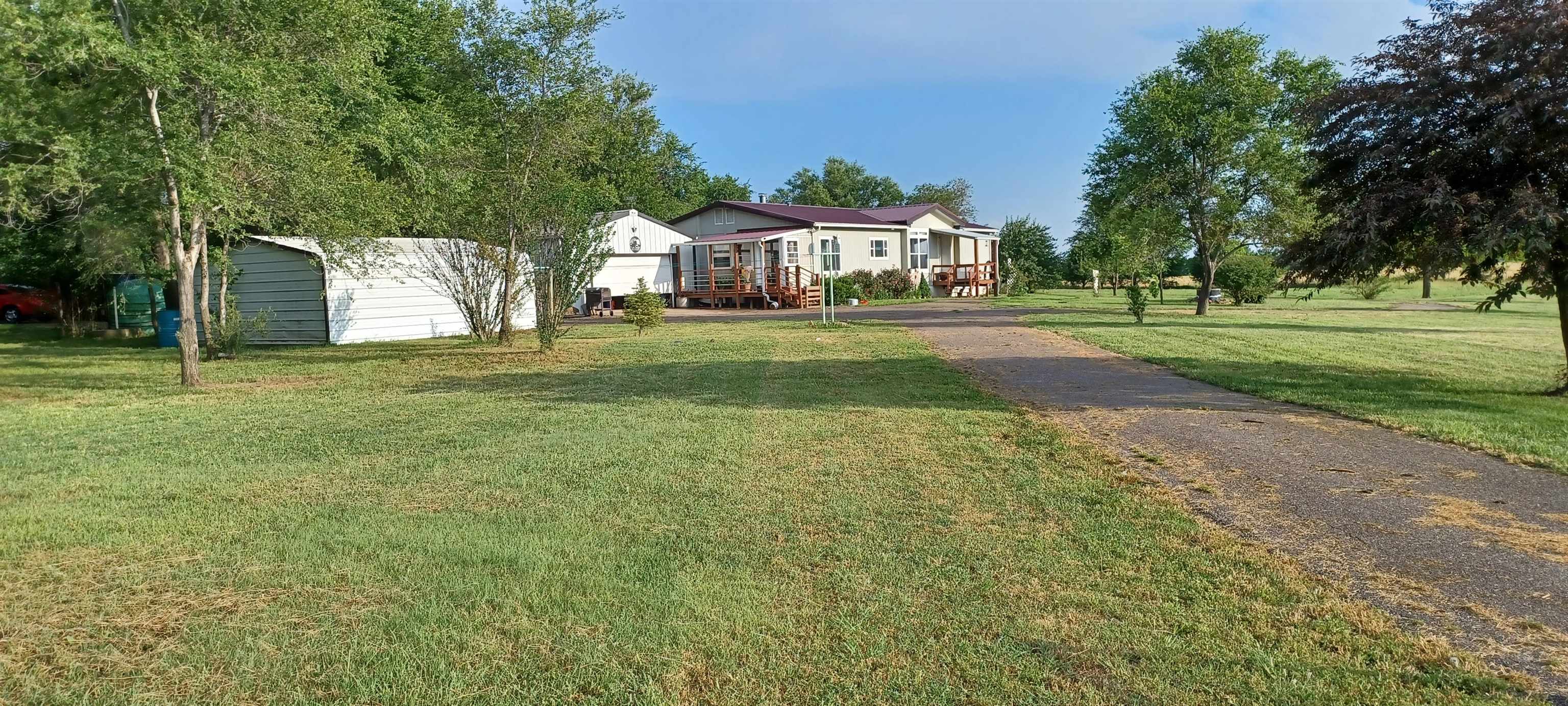 33017 77th Property Photo 1