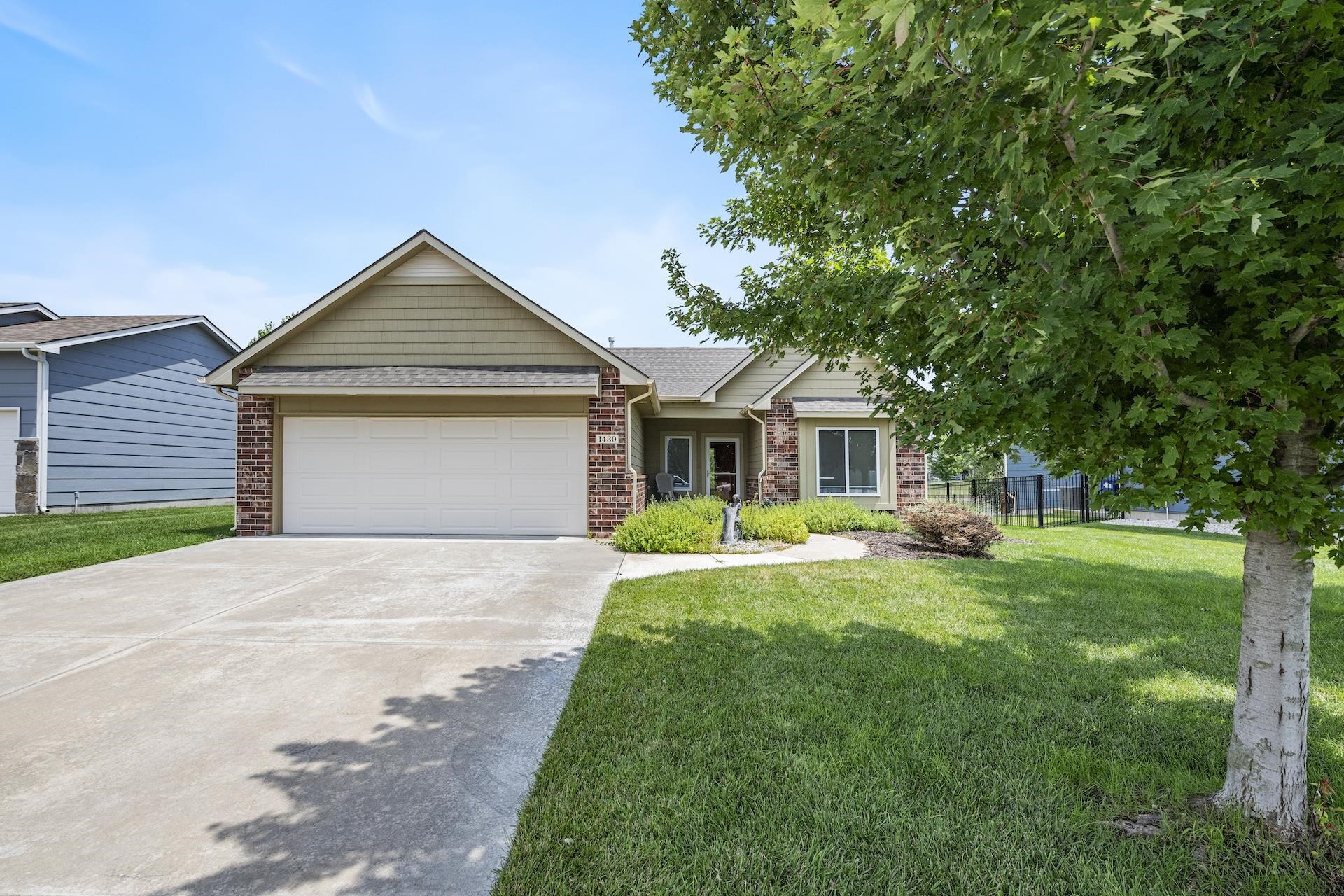 1430 N Kentucky Ln Property Photo 1