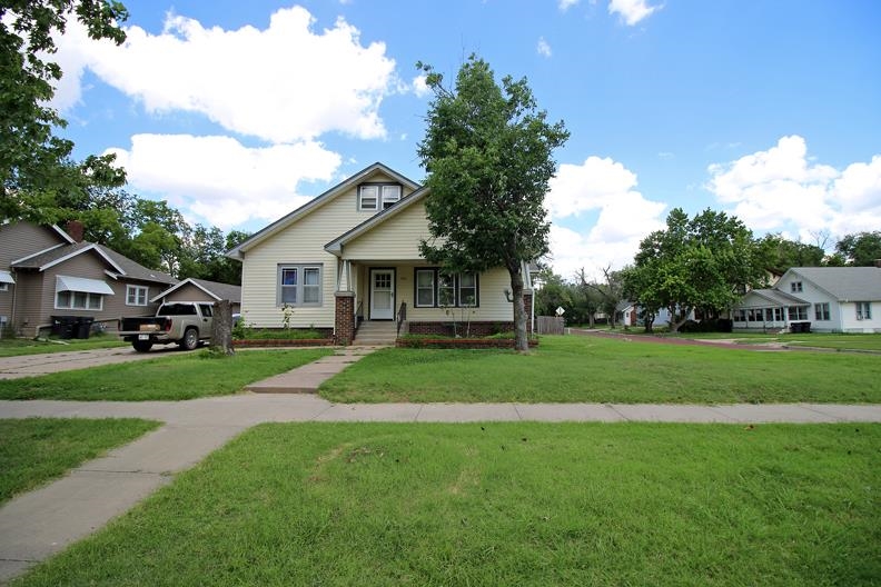 326 Allison St Property Photo 1