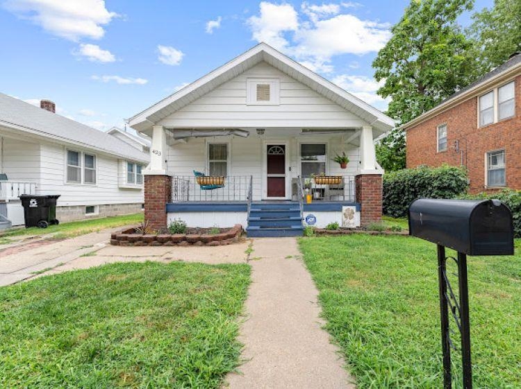 423 Putnam Ave Property Photo