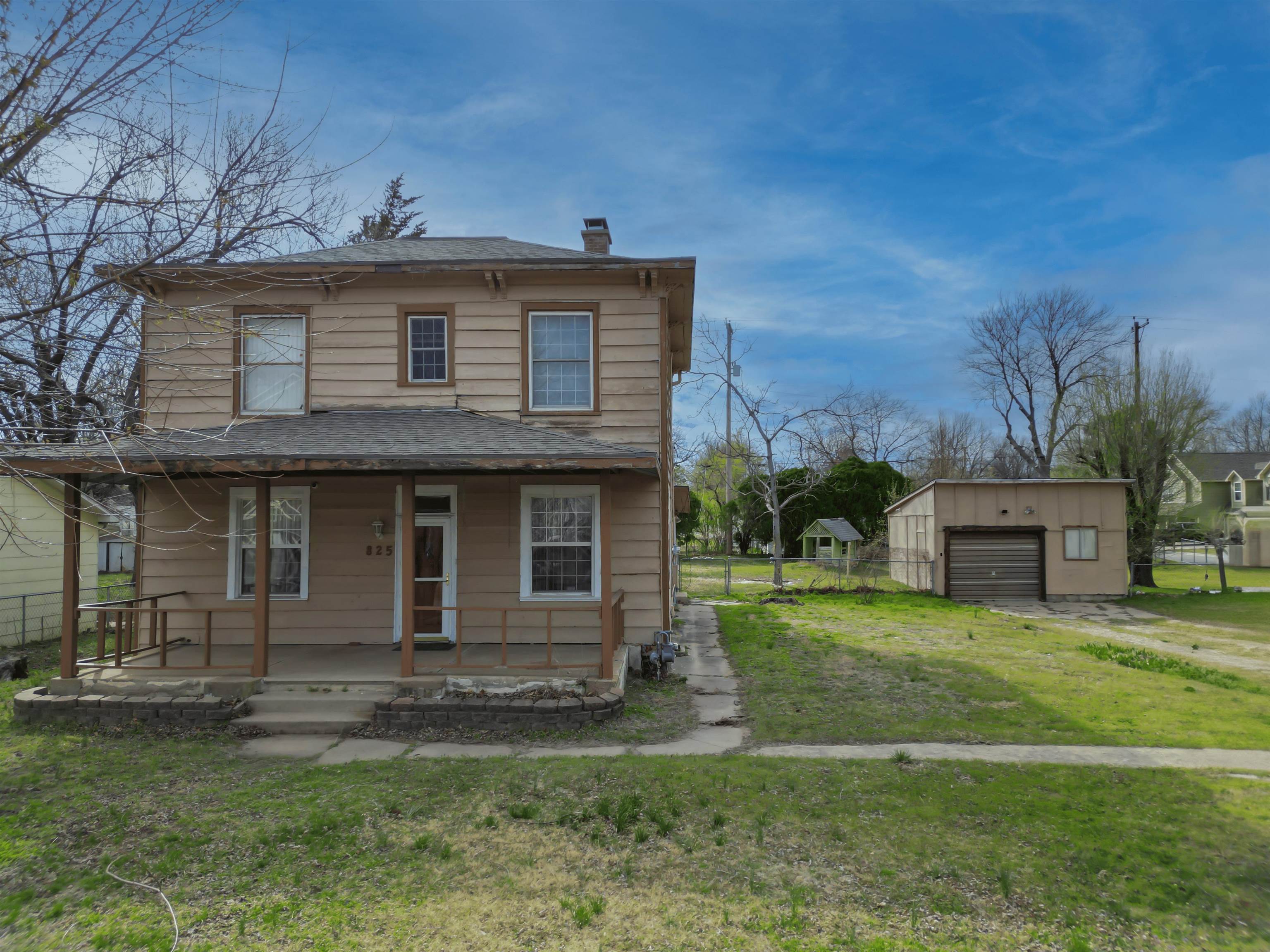 825 N 7th St