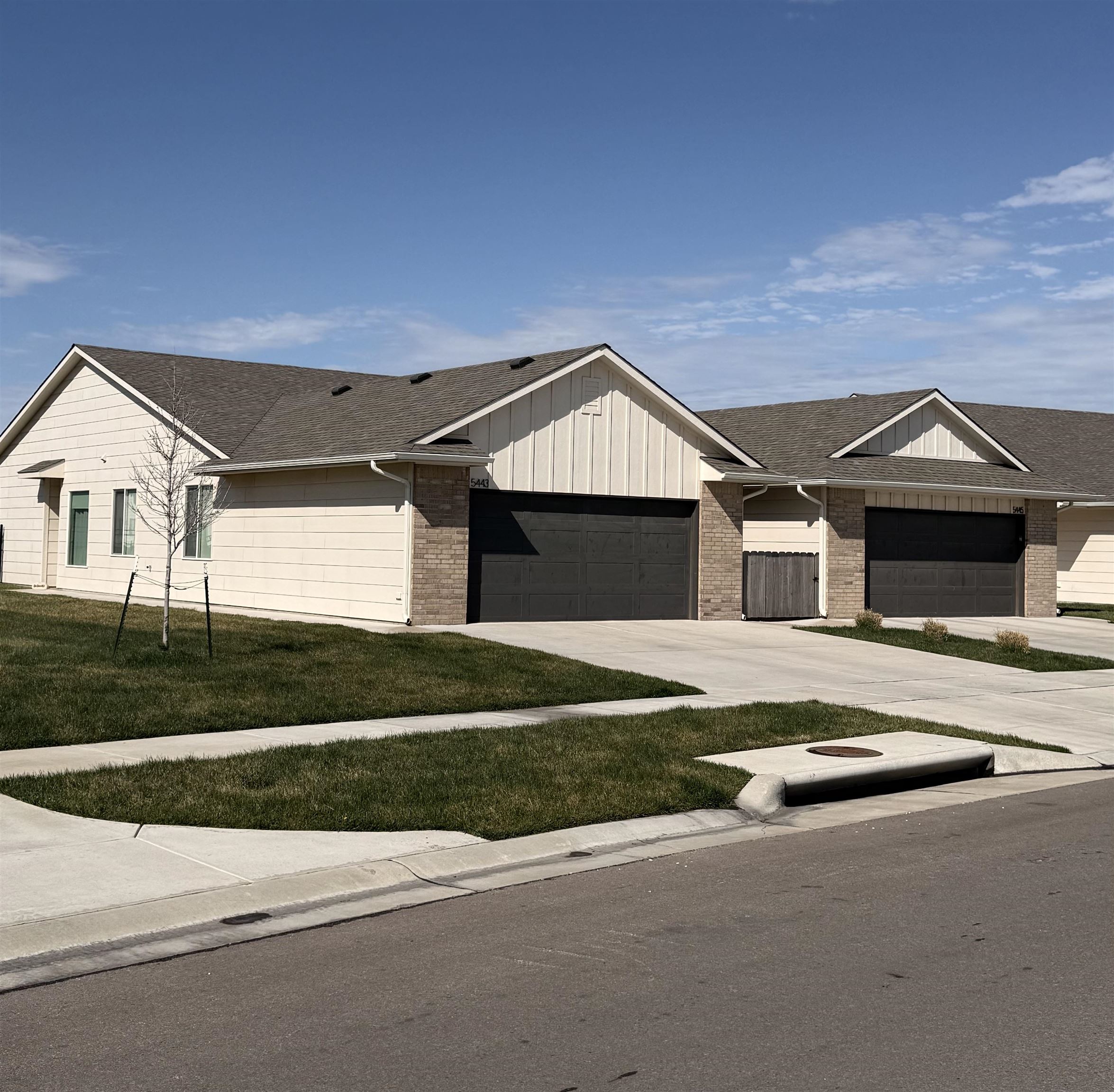 5501-5503 N Sandkey Ct Property Photo 1