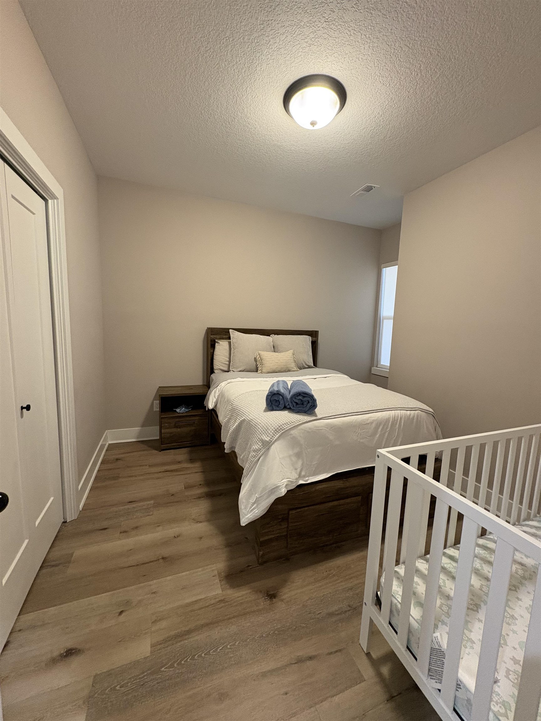 5501-5503 N Sandkey Ct Property Photo 10