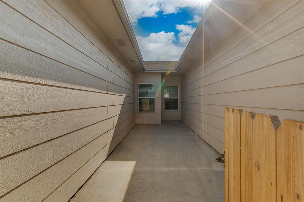 5501-5503 N Sandkey Ct Property Photo 28