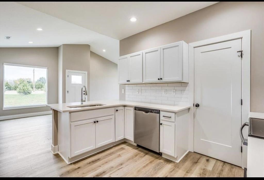 5501-5503 N Sandkey Ct Property Photo 29