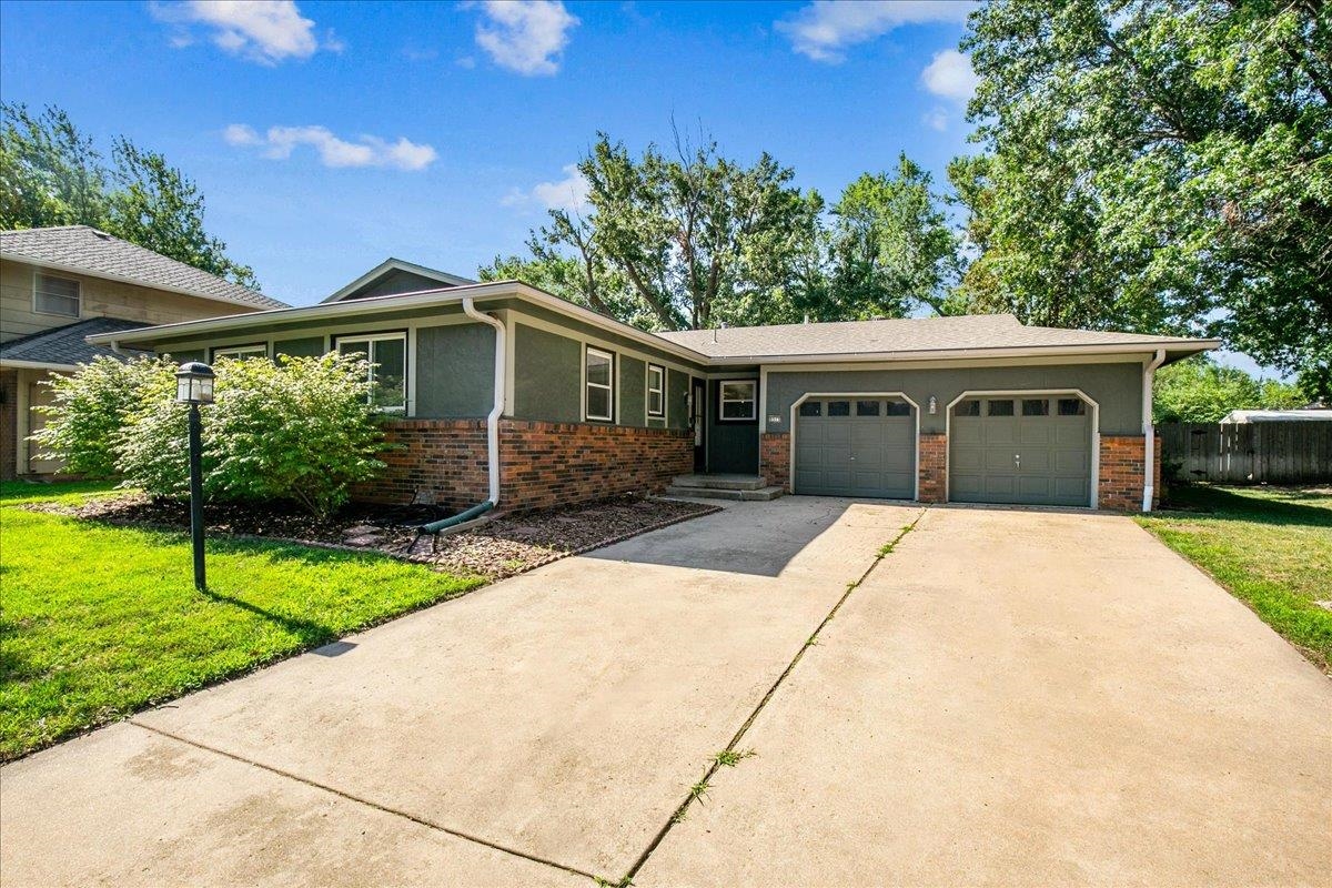 8515 E Lockmoor Cir Property Photo 1