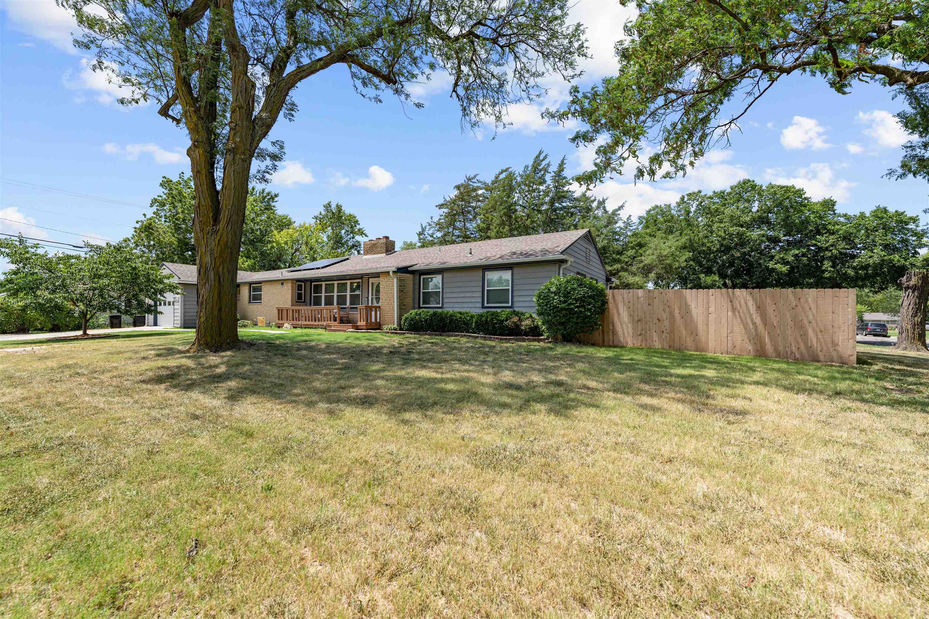 1100 Quincy St Property Photo 25
