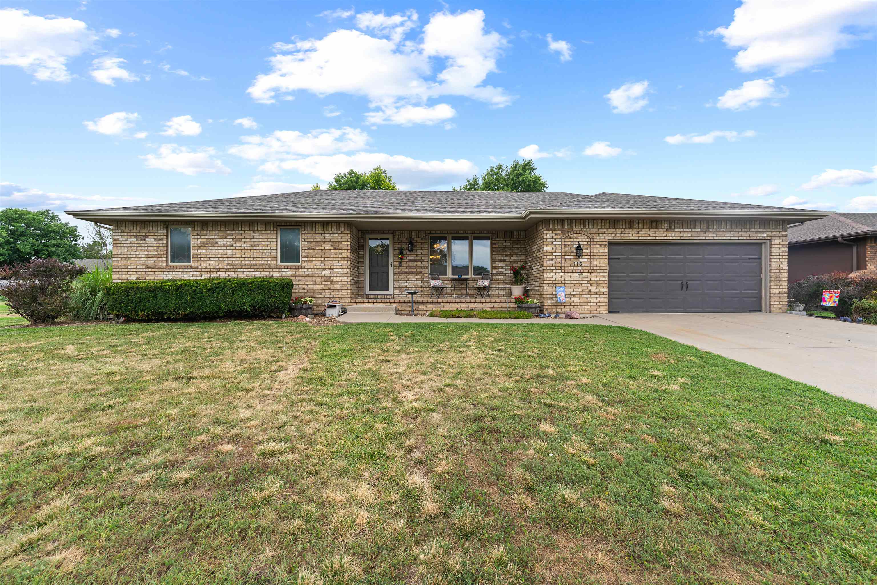 113 N Skyline Dr Property Photo 1