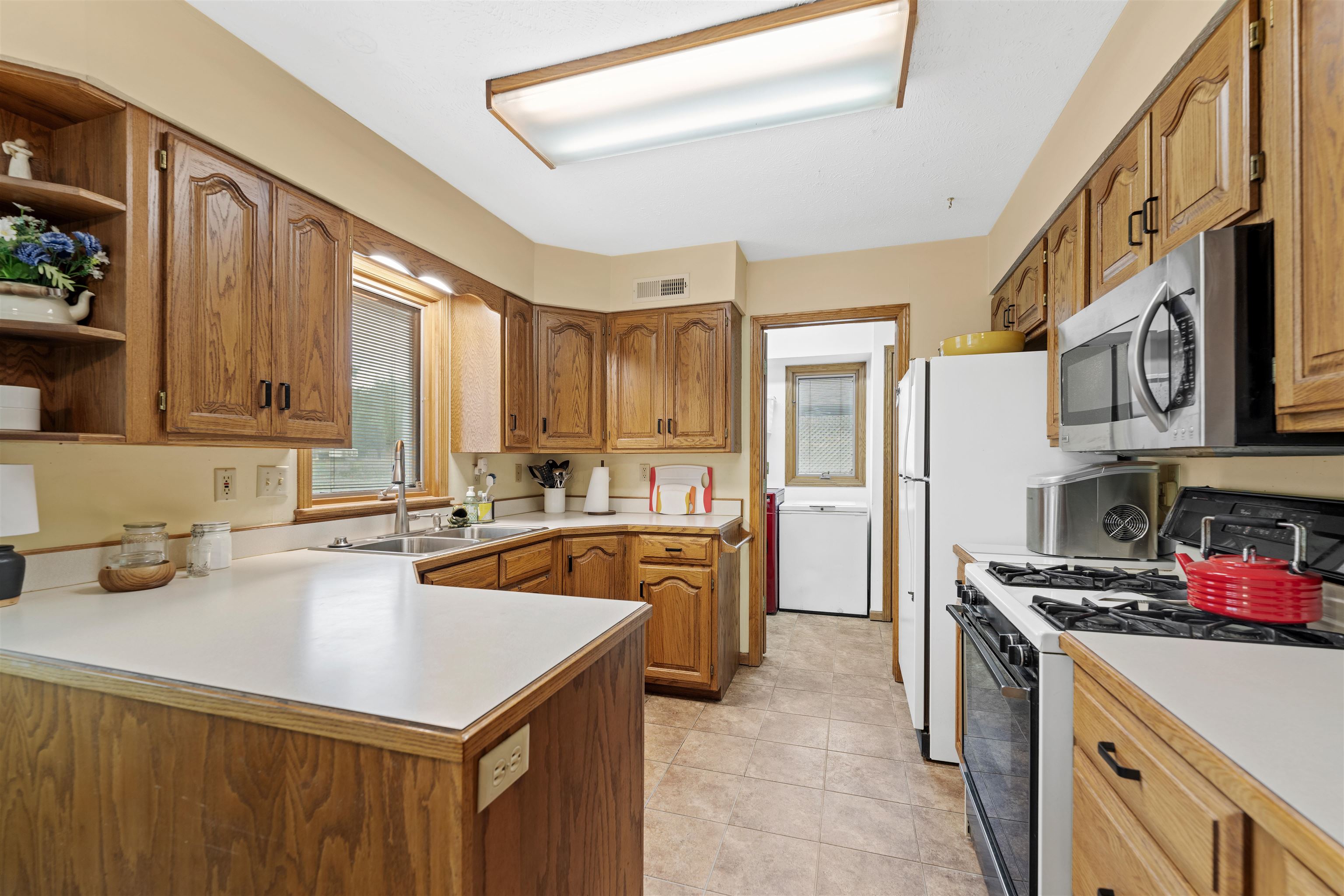 113 N Skyline Dr Property Photo 7