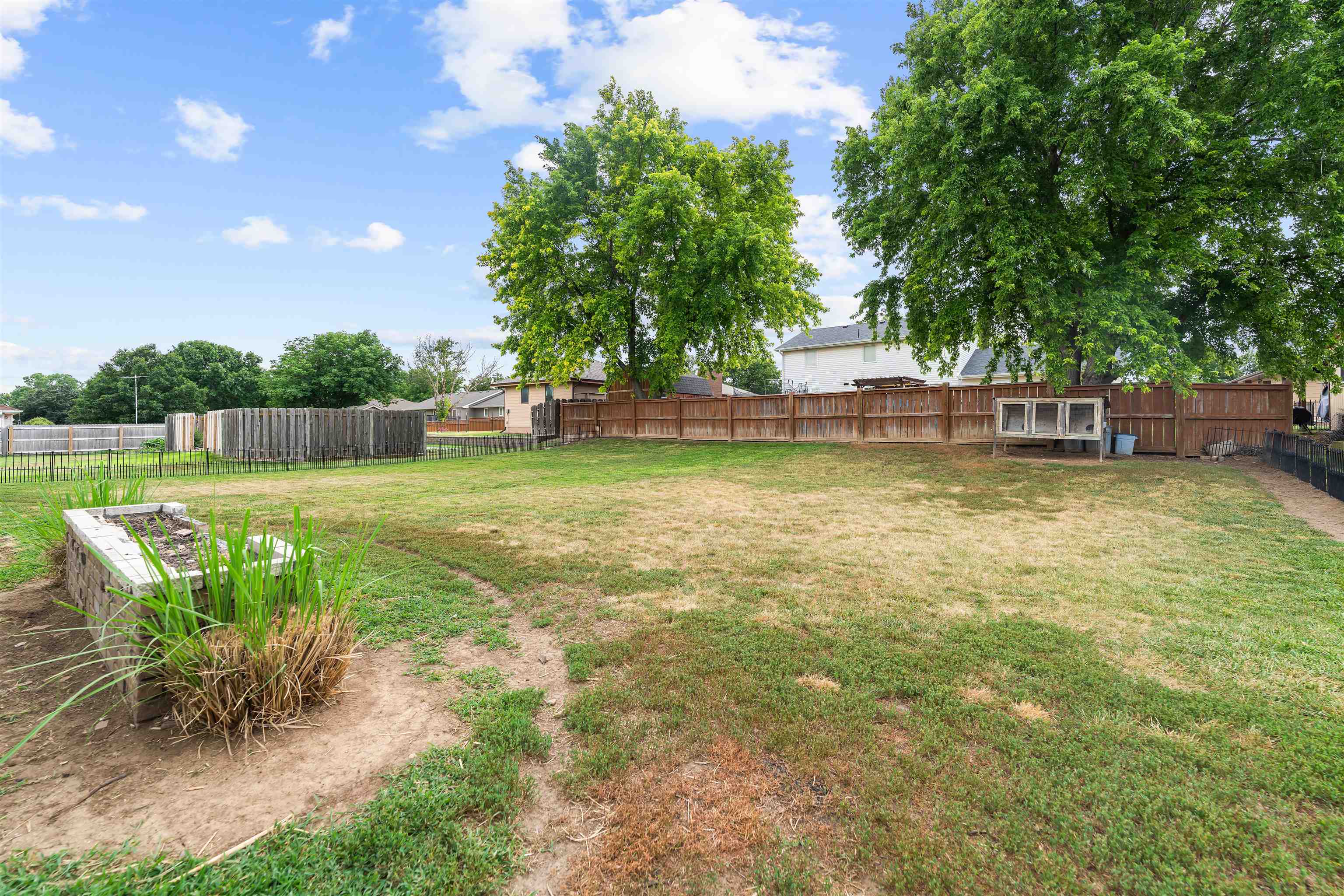 113 N Skyline Dr Property Photo 22