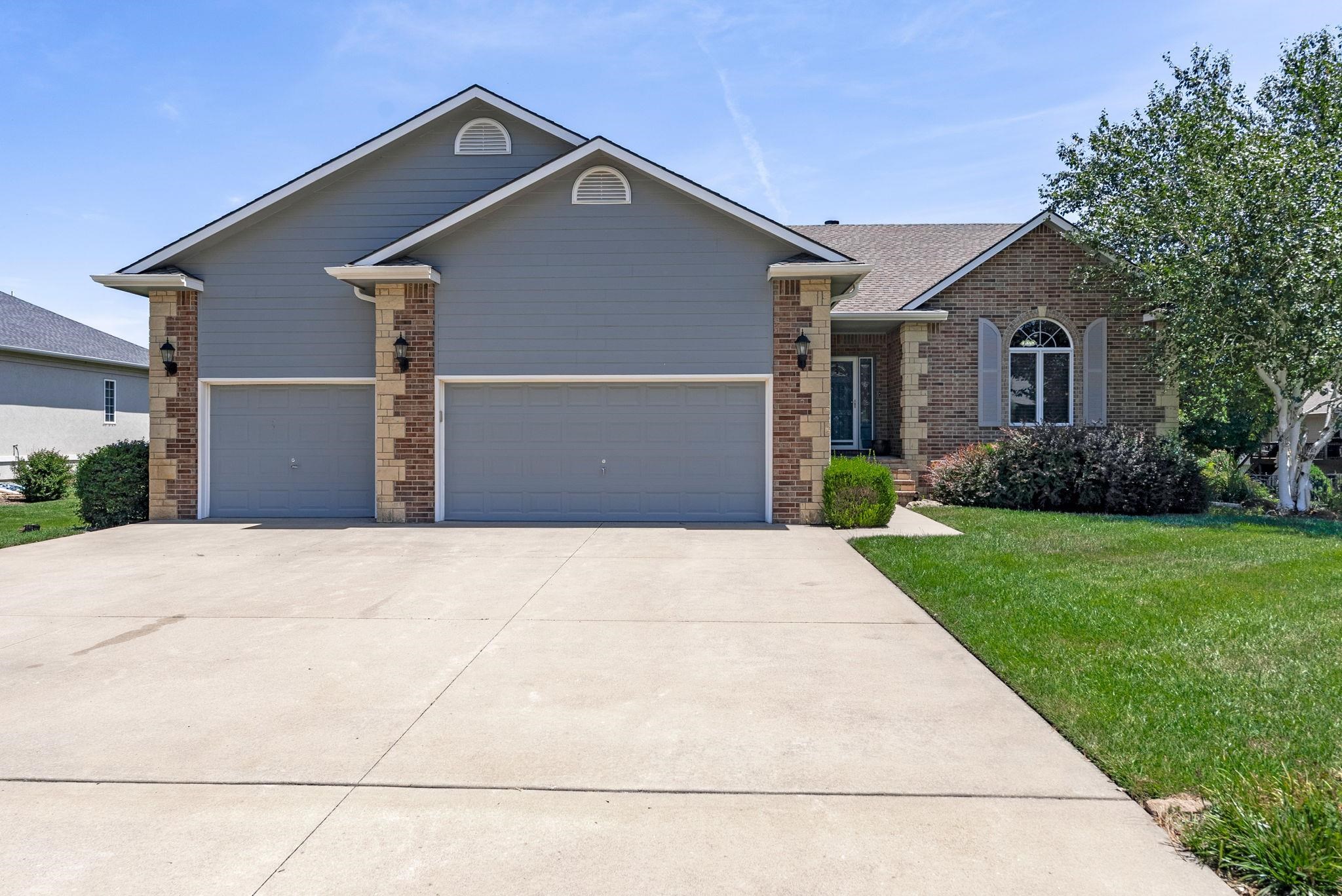 2520 Kinder Dr Property Photo