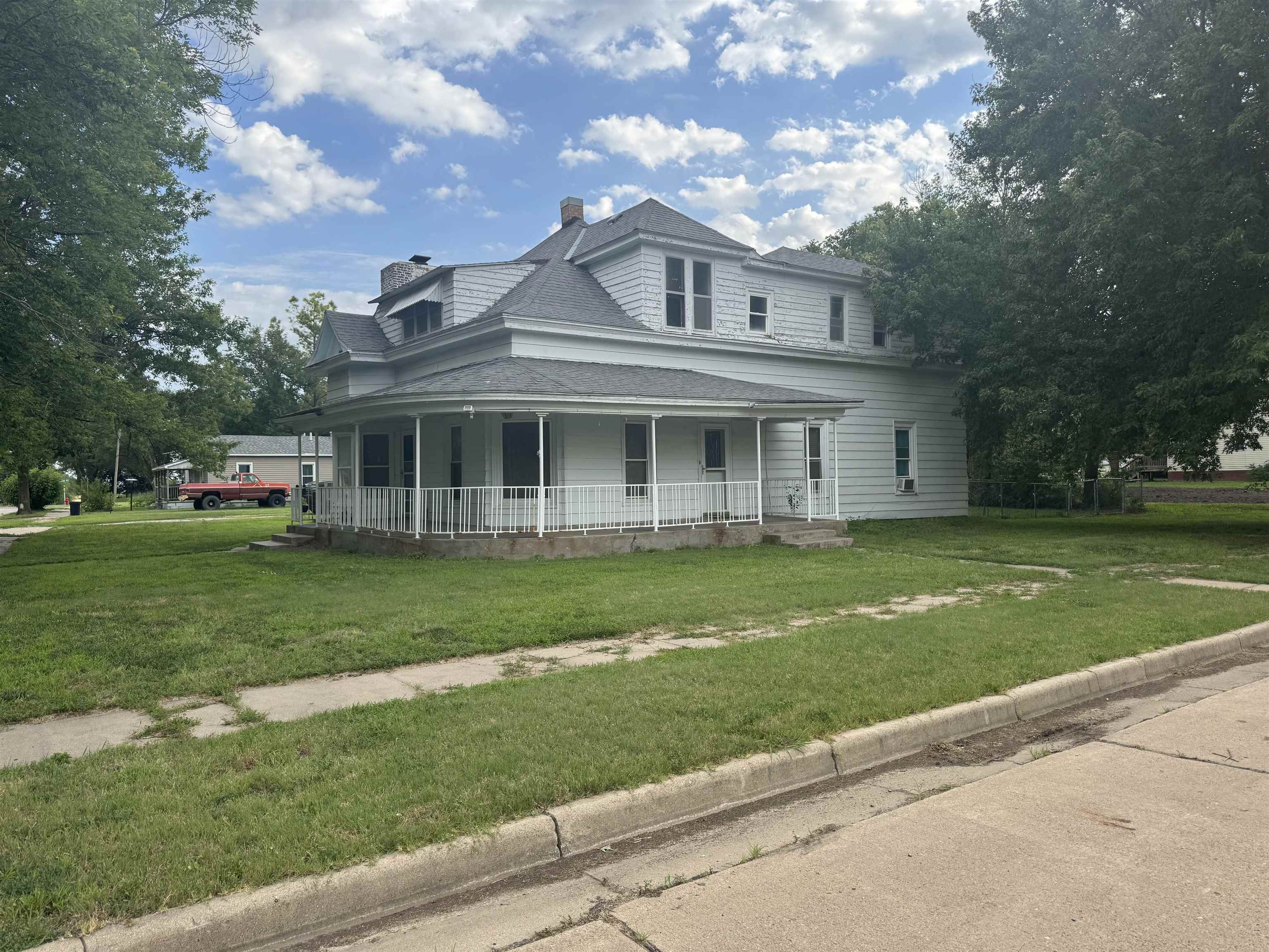 317 E Concord Property Photo 1