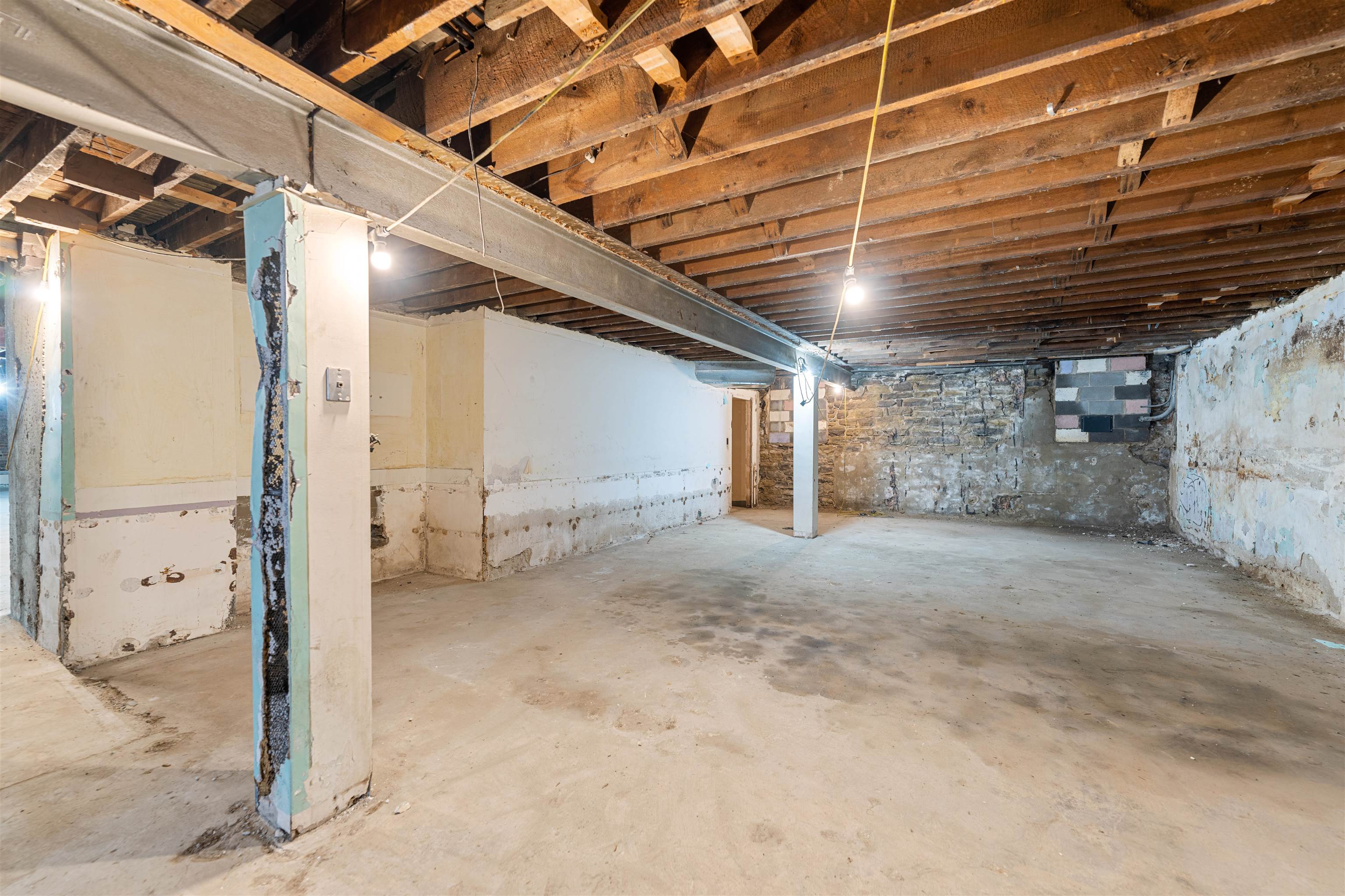 101 N Santa Fe Ave Property Photo 8