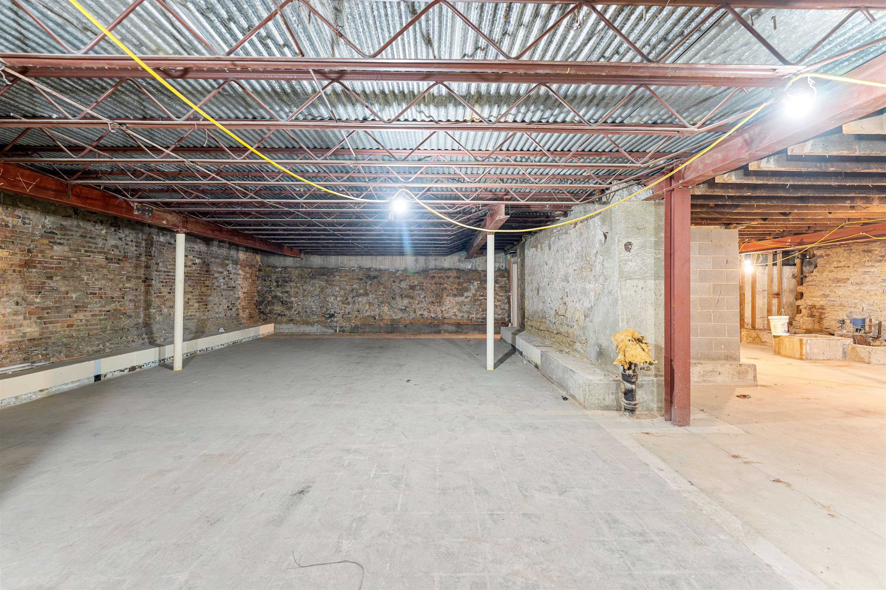 101 N Santa Fe Ave Property Photo 9