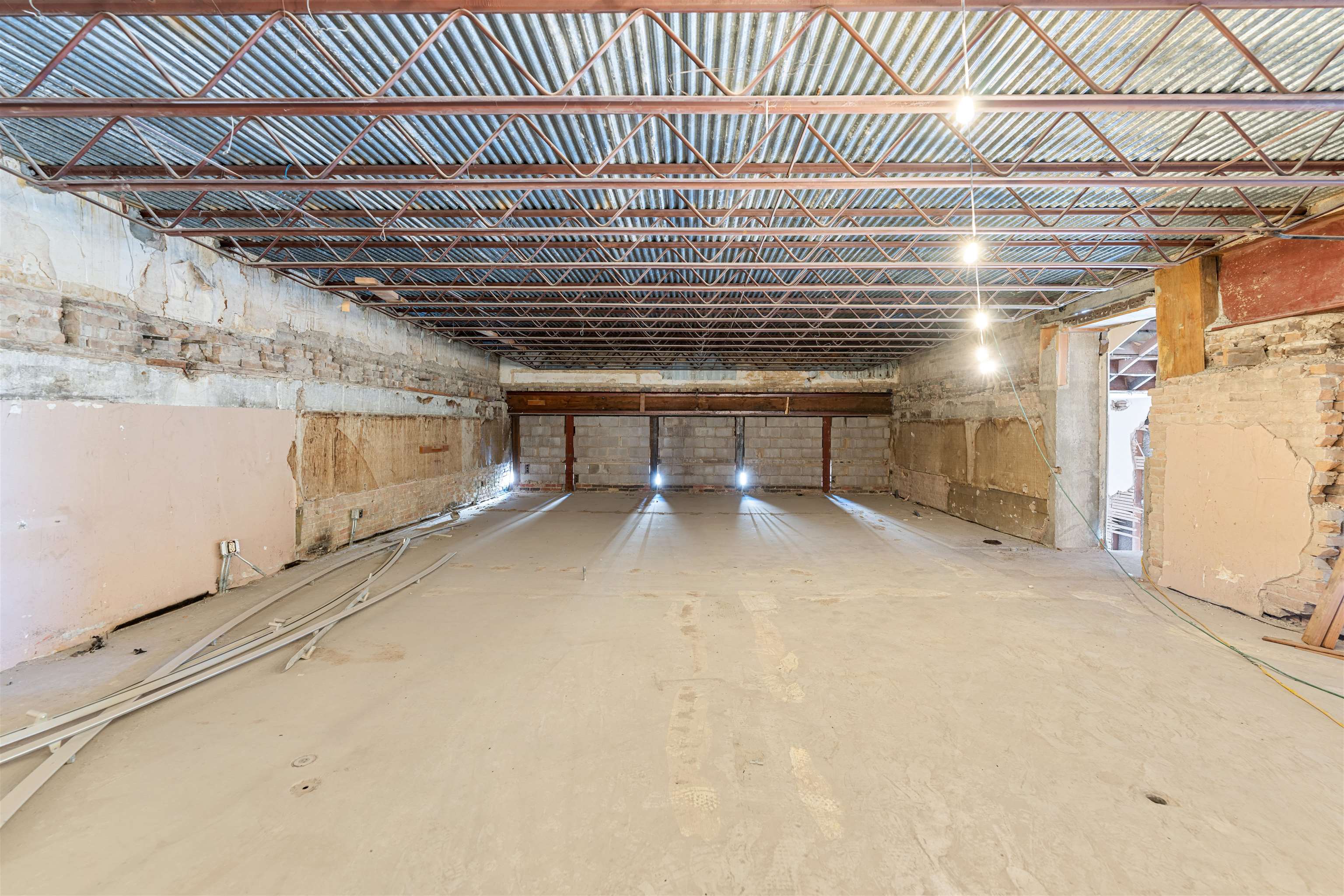 101 N Santa Fe Ave Property Photo 18