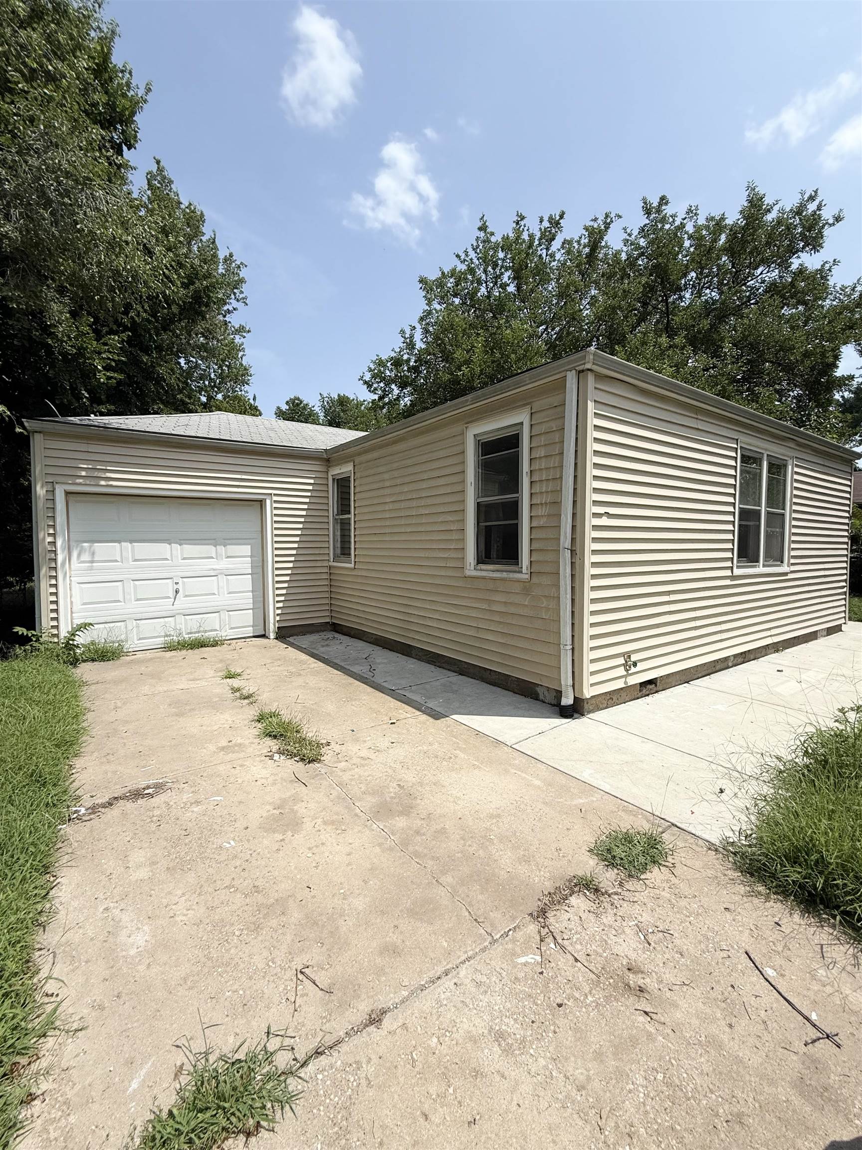 618 S Chase St Property Photo