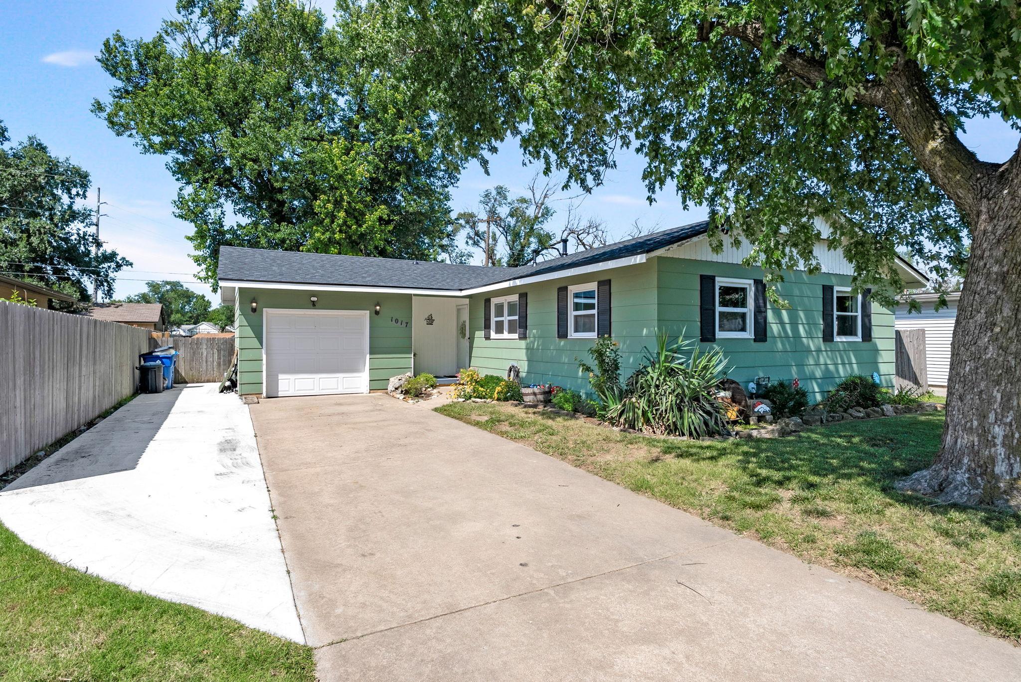 1017 N Verda St Property Photo 1
