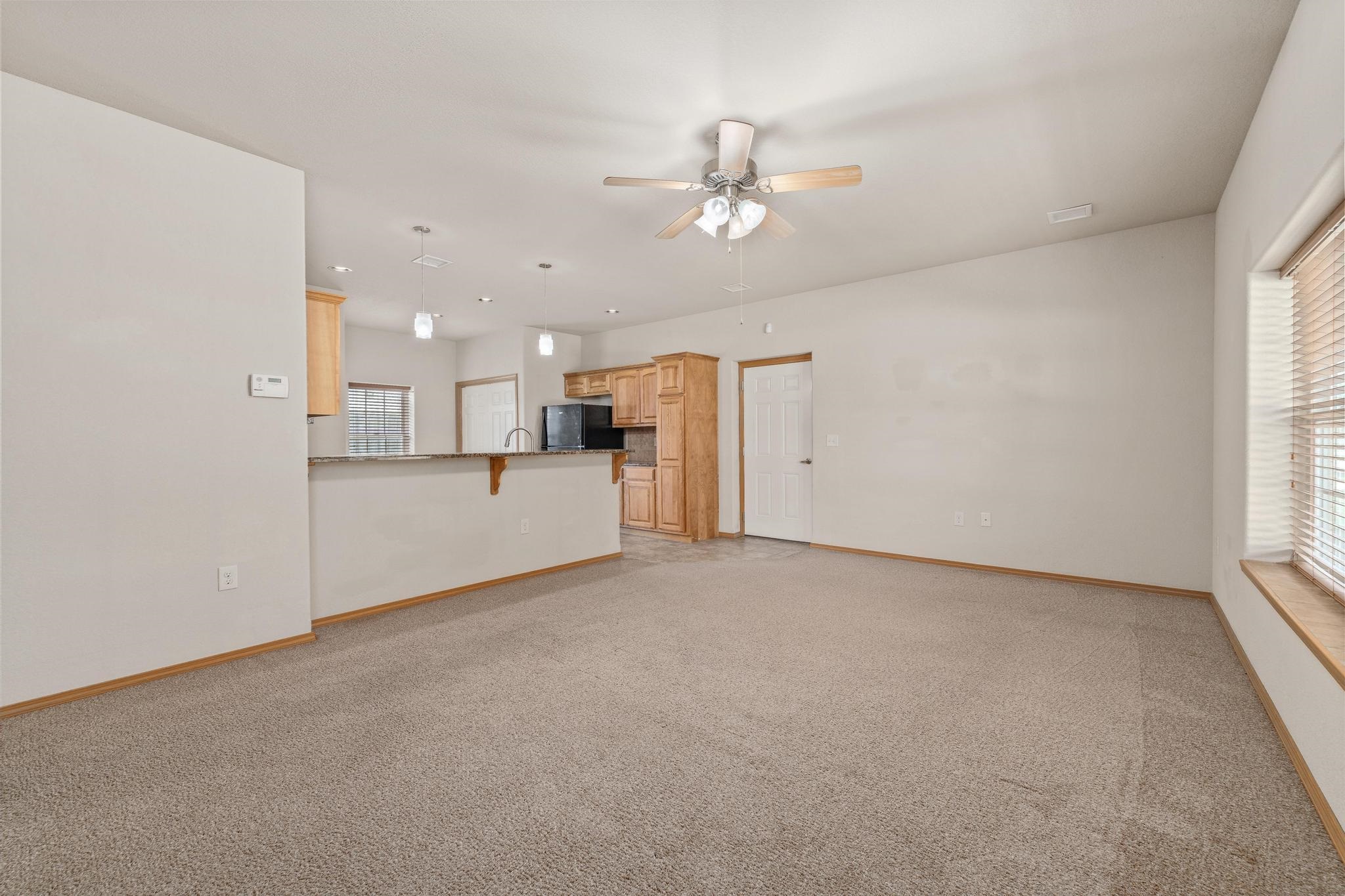 201 E Karla Ave Property Photo 2