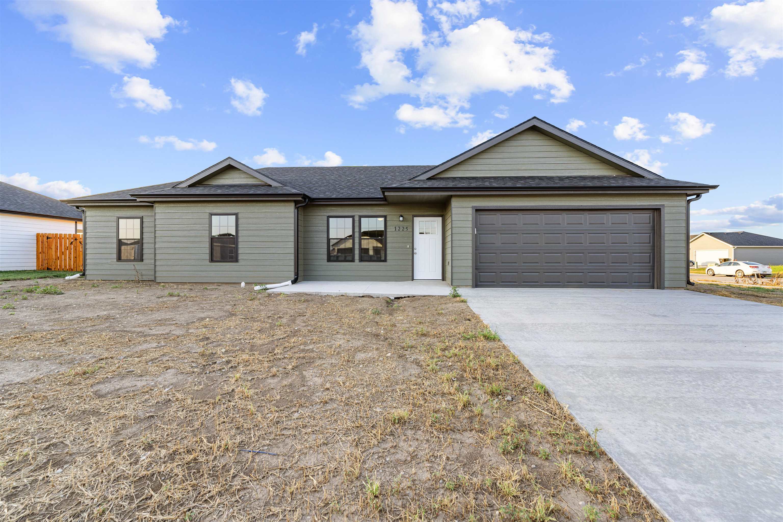1225 Harbor Dr Property Photo 1