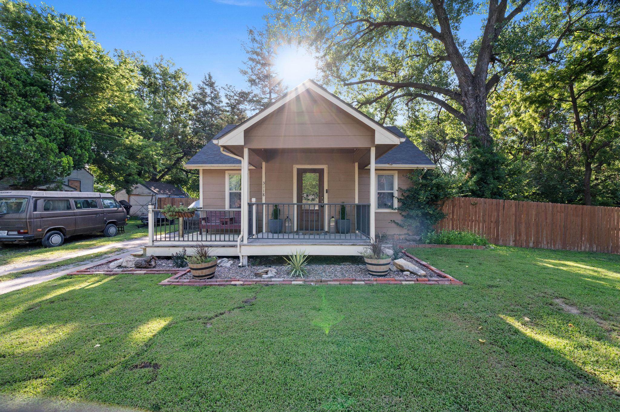 3118 N Hood Ave Property Photo