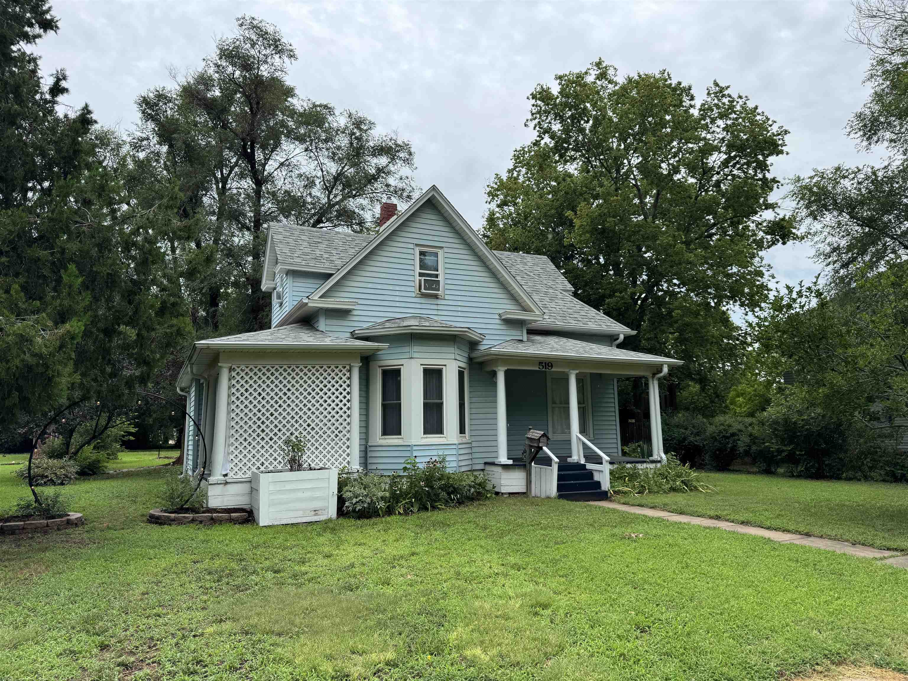 519 Ne 7th St Property Photo 1
