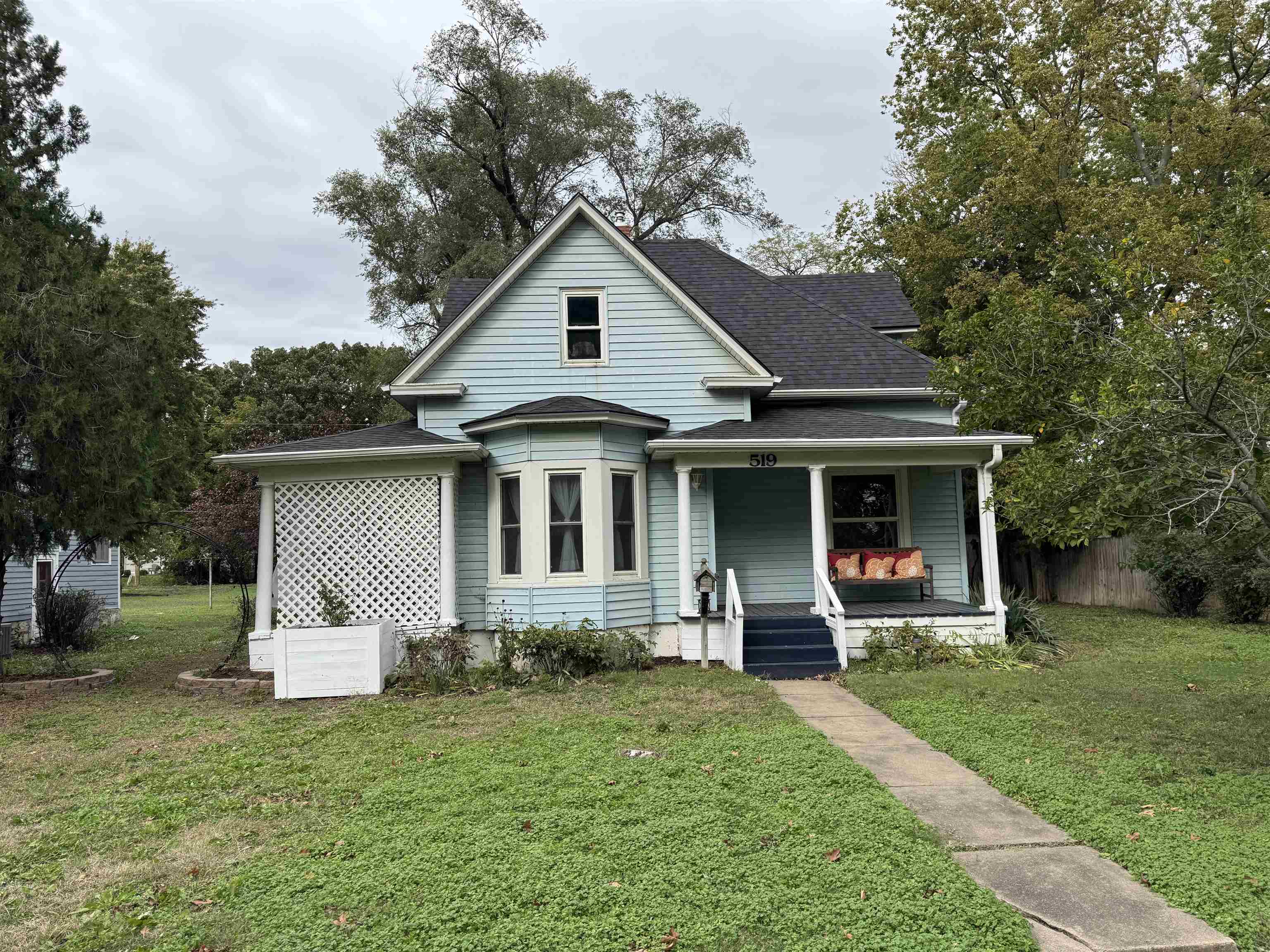 519 Ne 7th St Property Photo 1