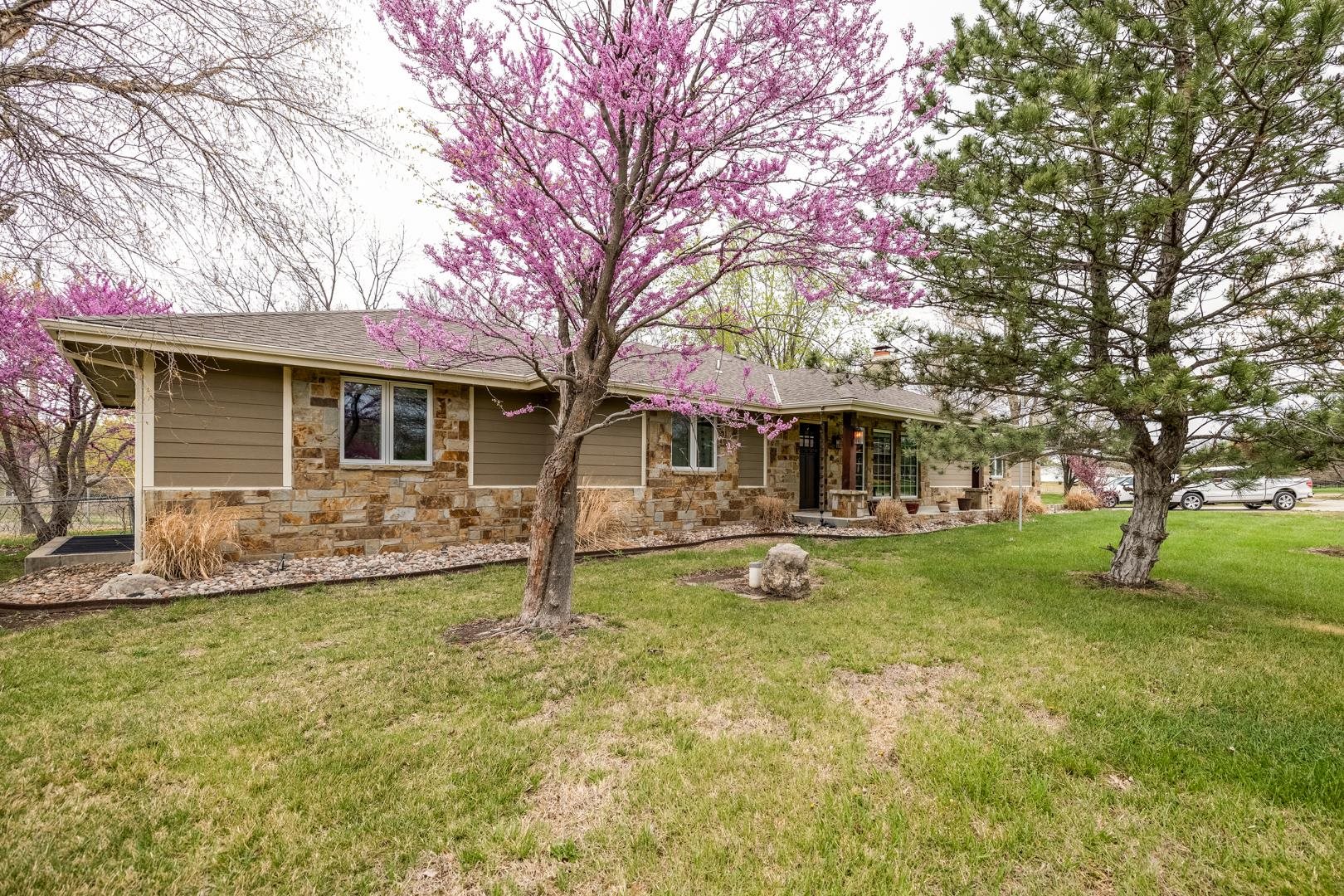 9463 Sw Lois Rd Property Photo 3
