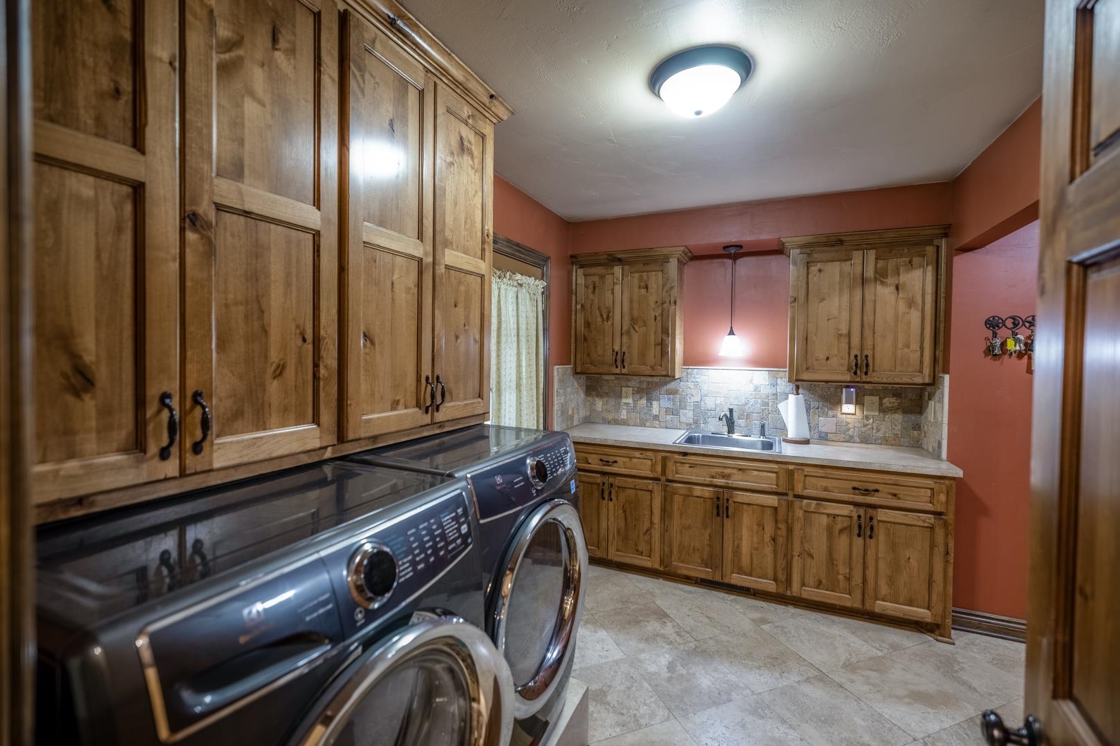 9463 Sw Lois Rd Property Photo 12