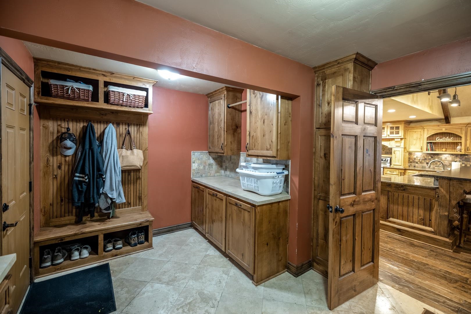 9463 Sw Lois Rd Property Photo 13