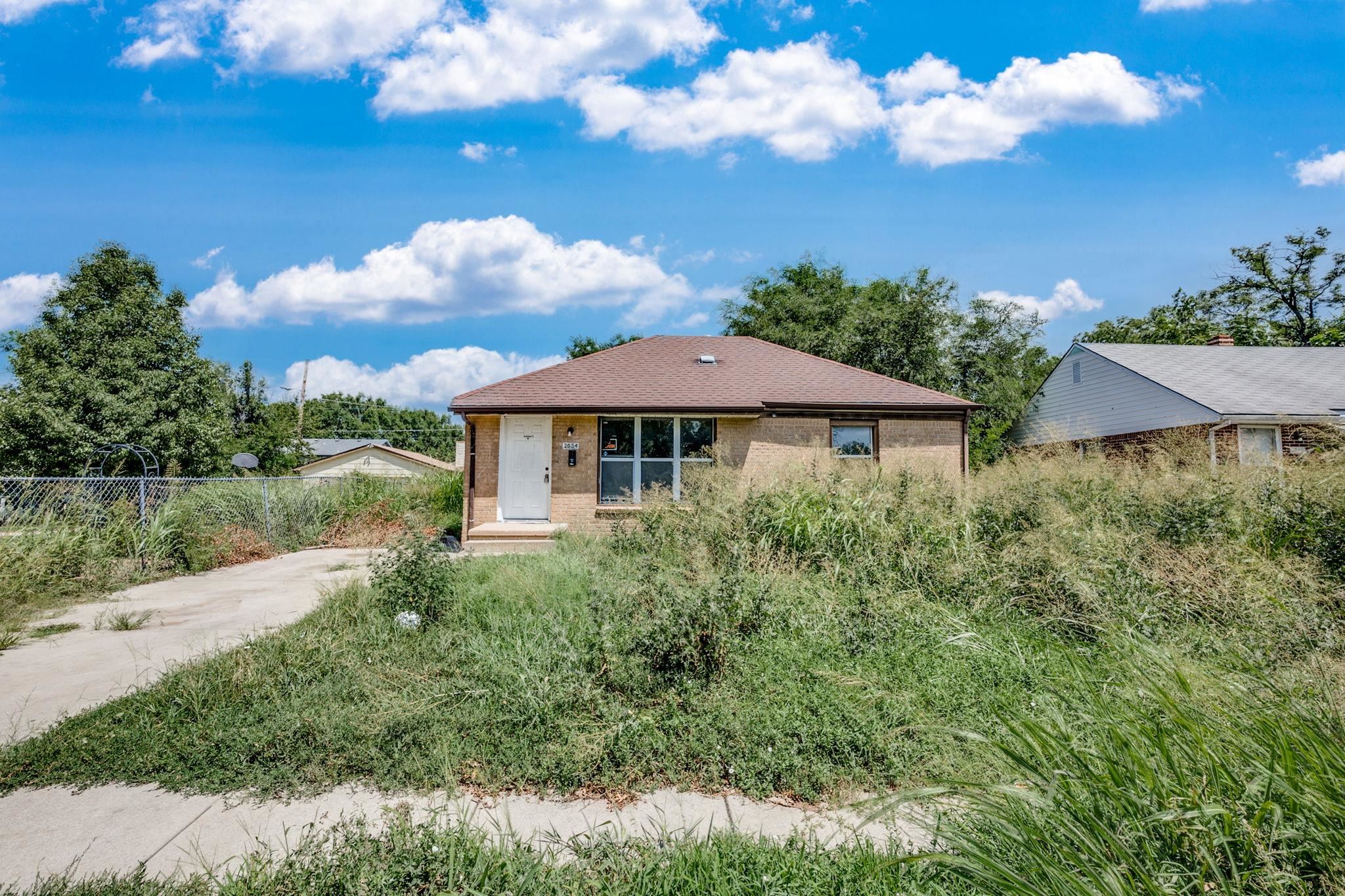 2054 N Piatt Property Photo 1
