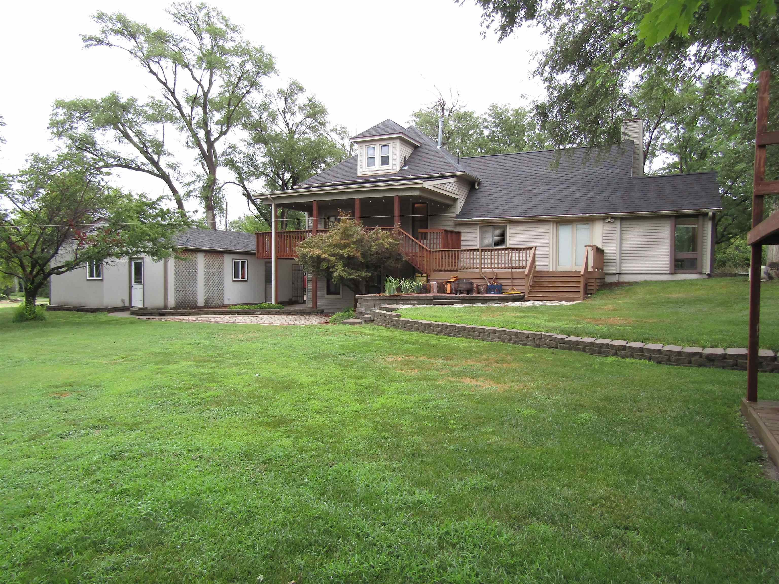 1122 S Marymount Rd Property Photo 7