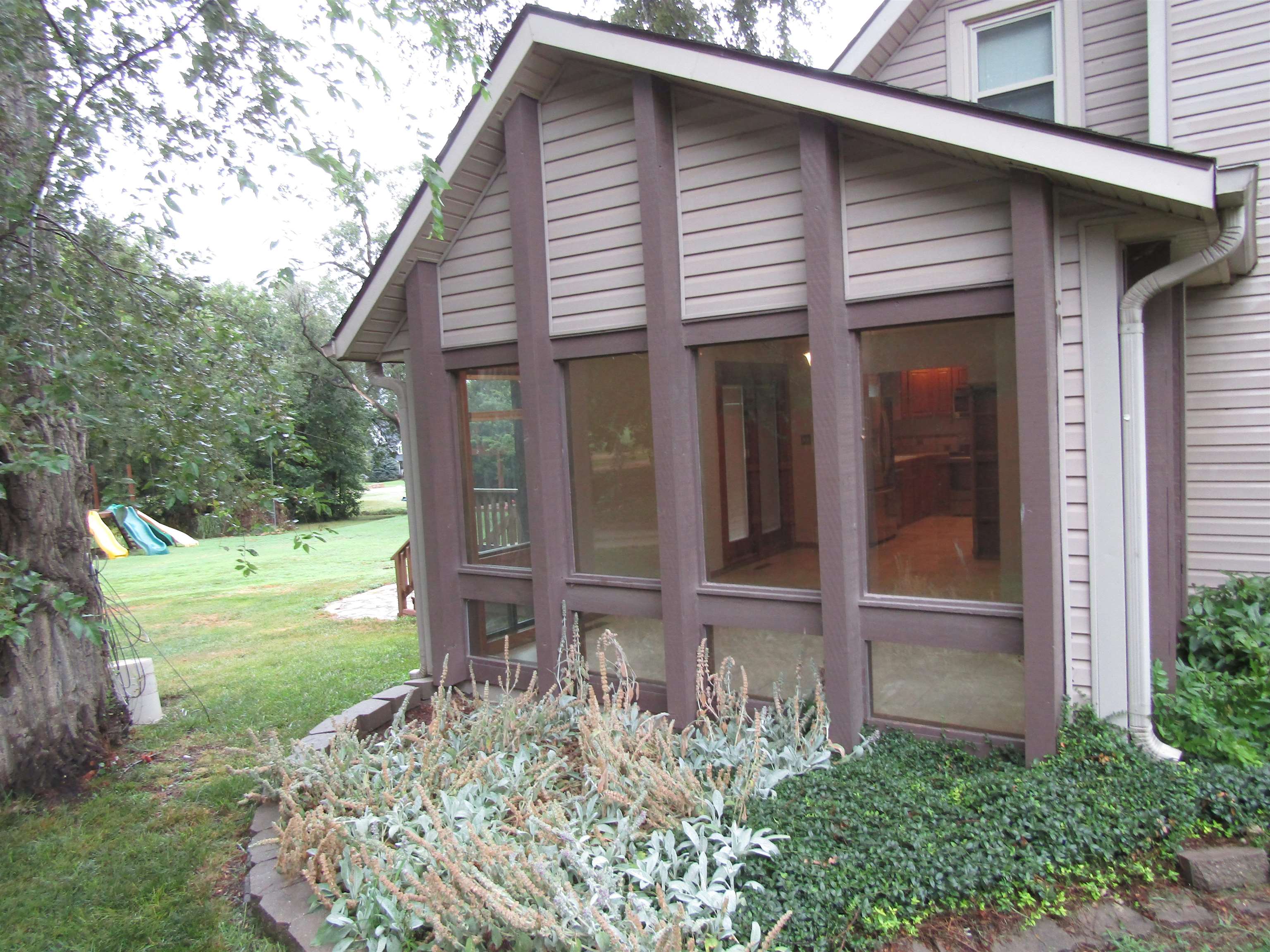 1122 S Marymount Rd Property Photo 8