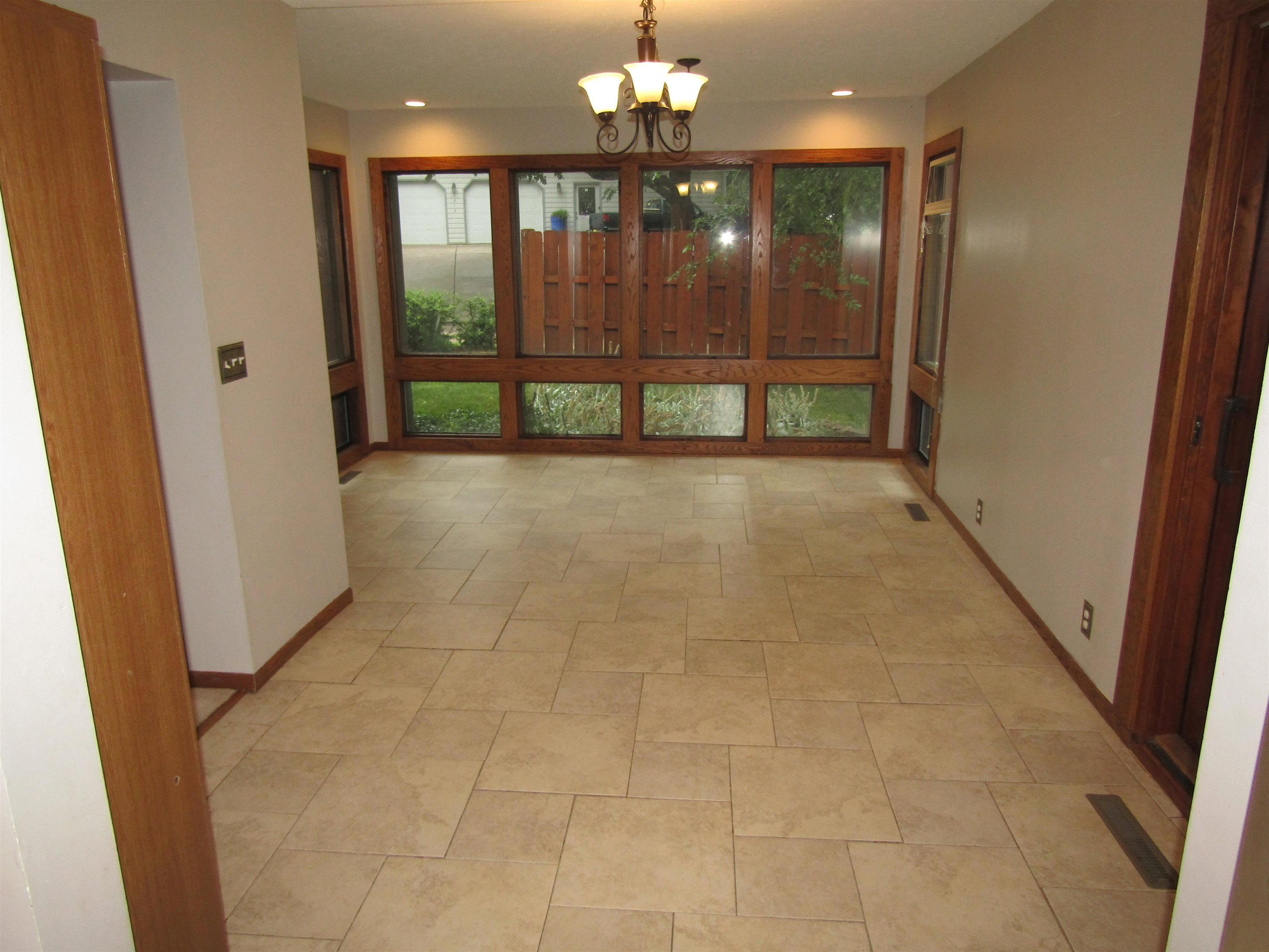 1122 S Marymount Rd Property Photo 15