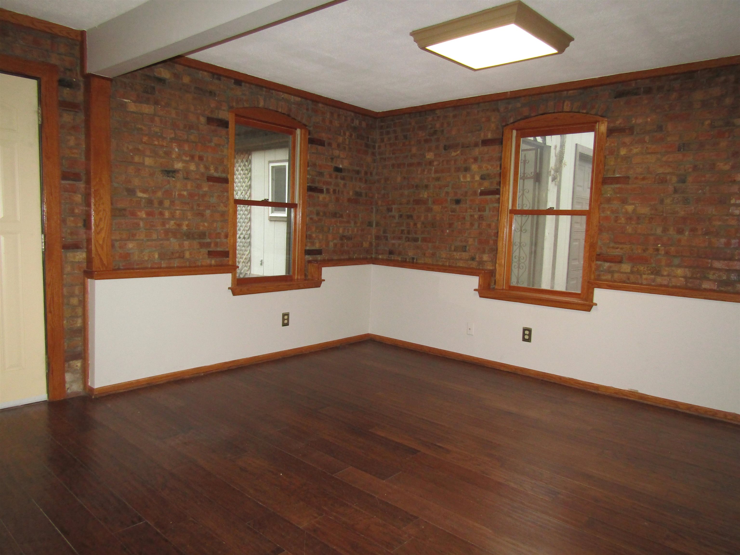 1122 S Marymount Rd Property Photo 24