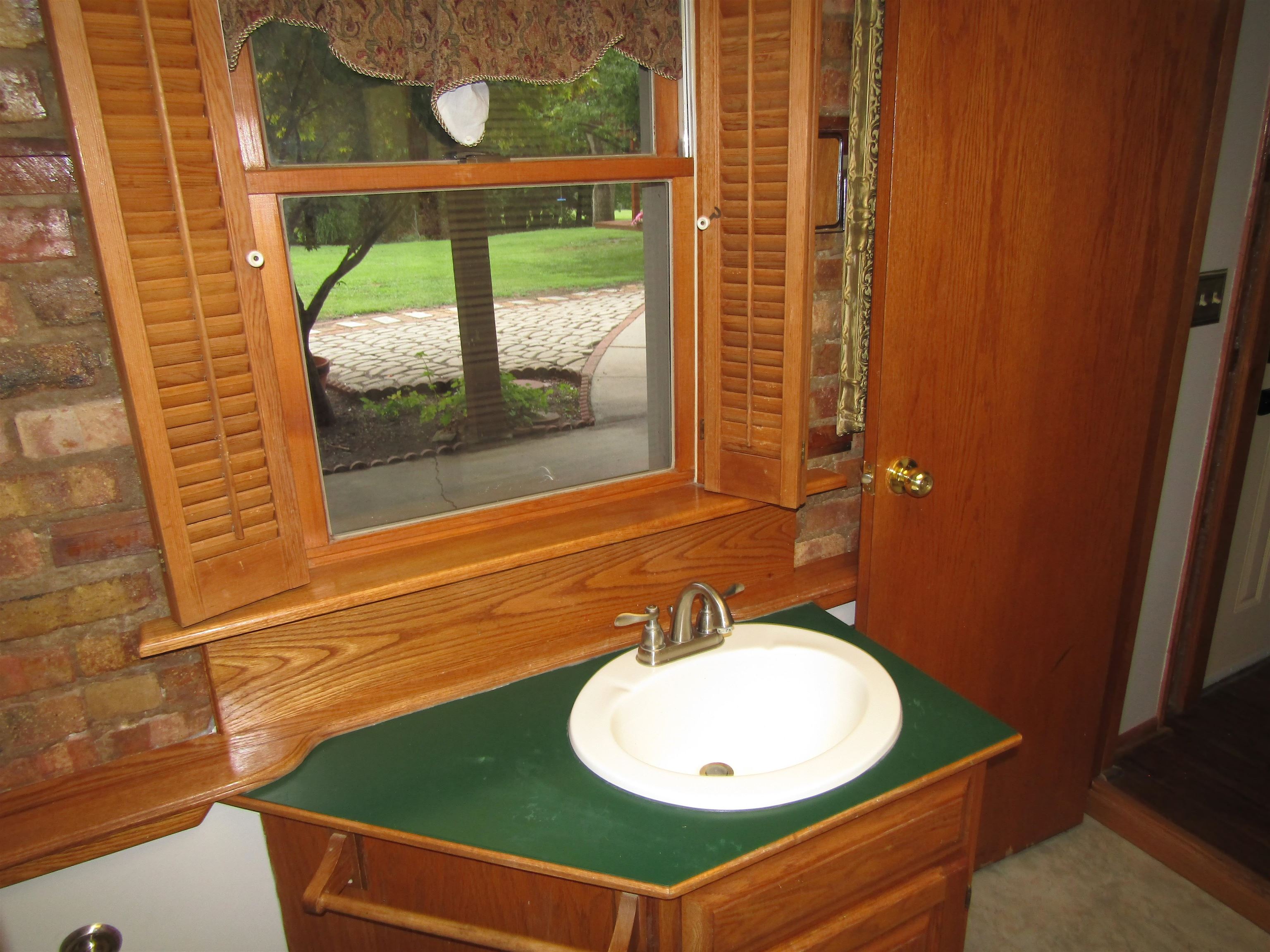 1122 S Marymount Rd Property Photo 25