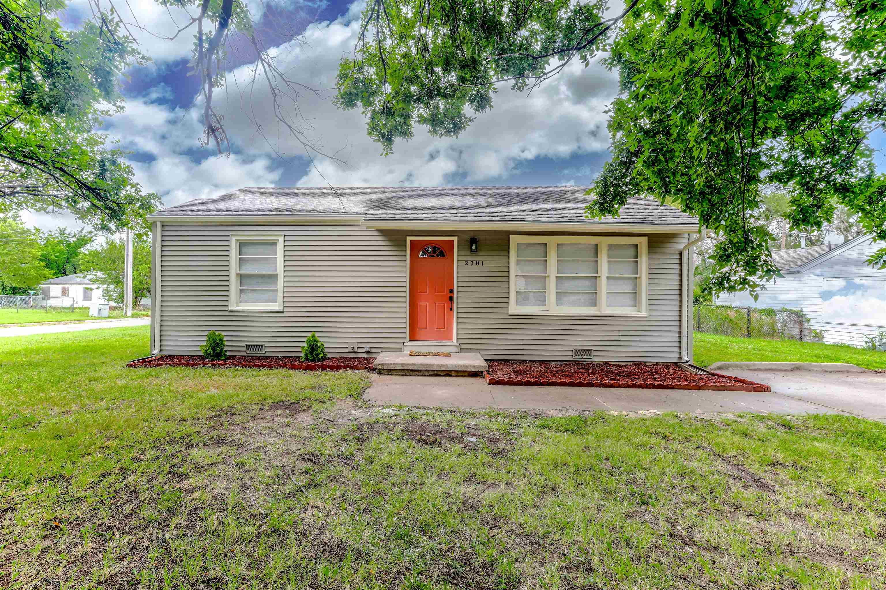 2701 N Volutsia Property Photo 1