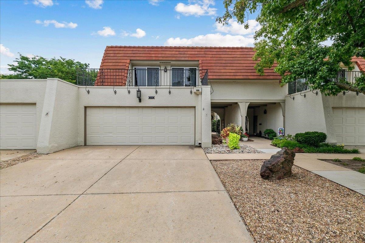 29 E Via Roma St Property Photo 1
